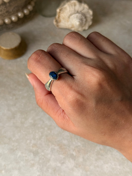 natural lapis lazuli oval gemstone 925 sterling silver wavy ring