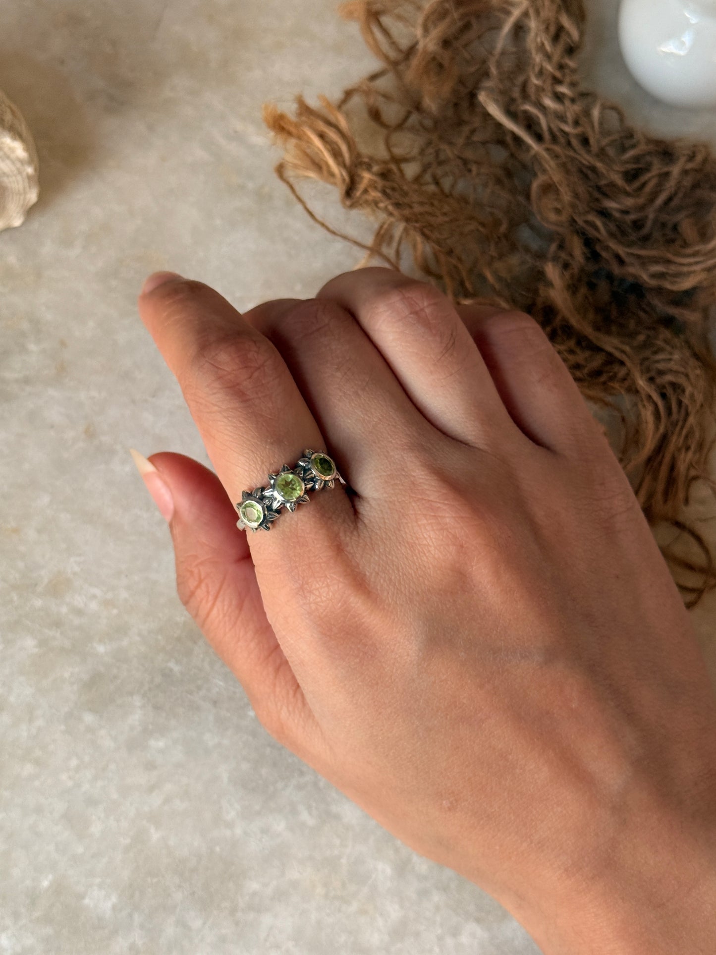 Elegant peridot floral design 925 sterling silver ring