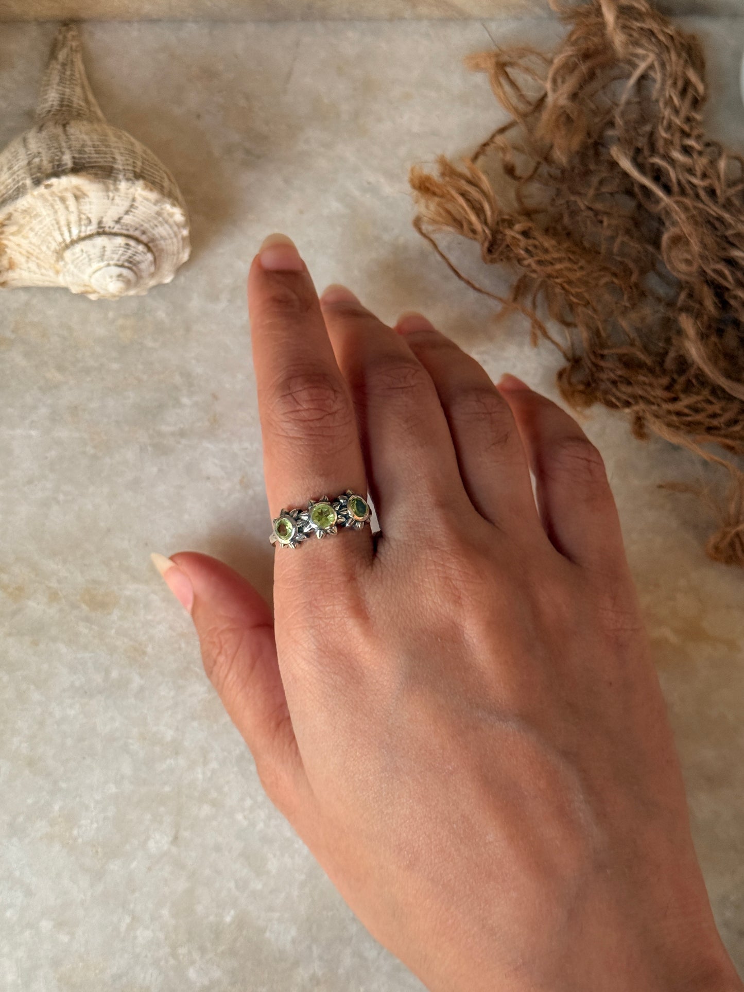 Handmade 925 sterling silver peridot floral ring