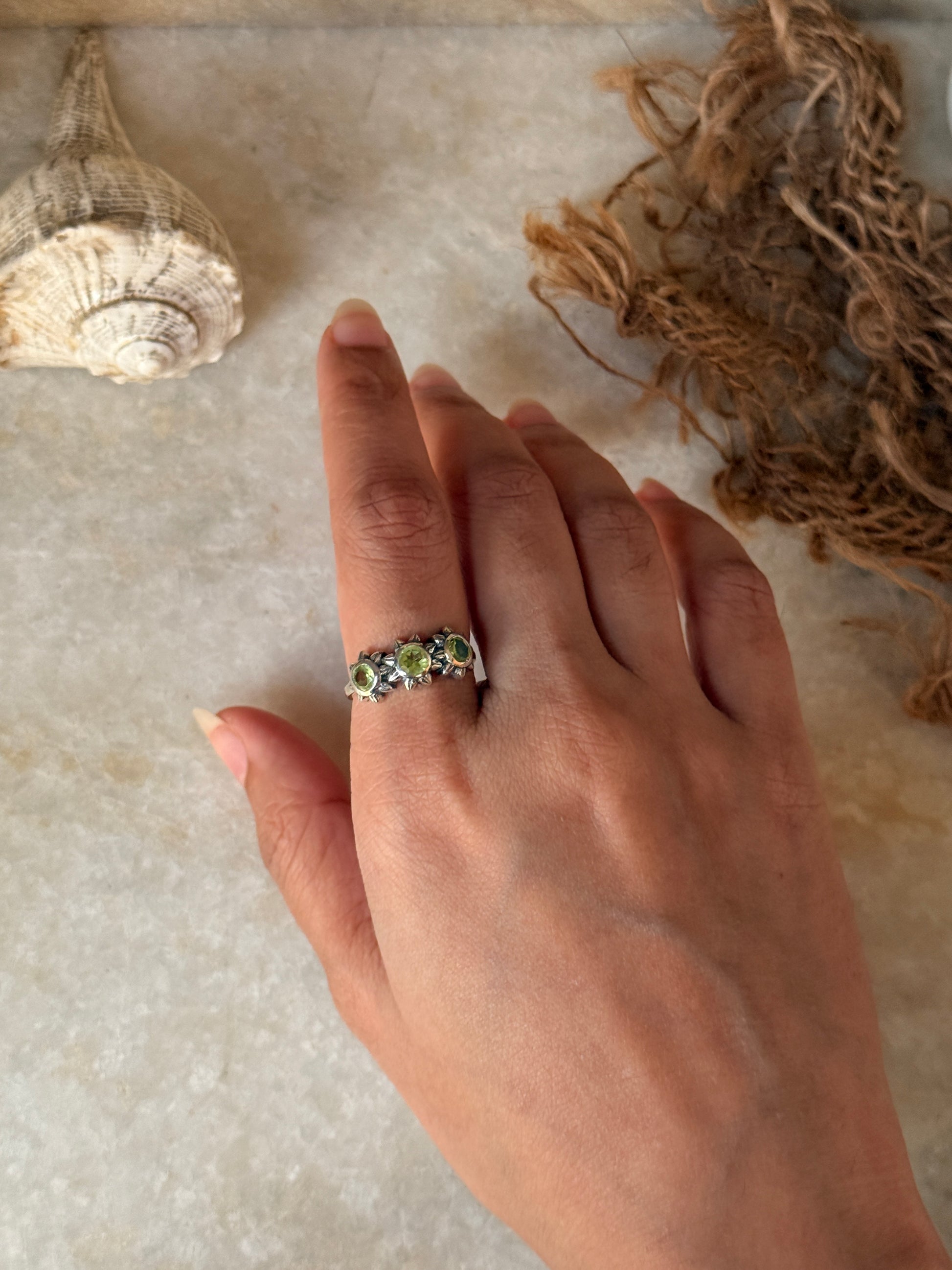 Handmade 925 sterling silver peridot floral ring