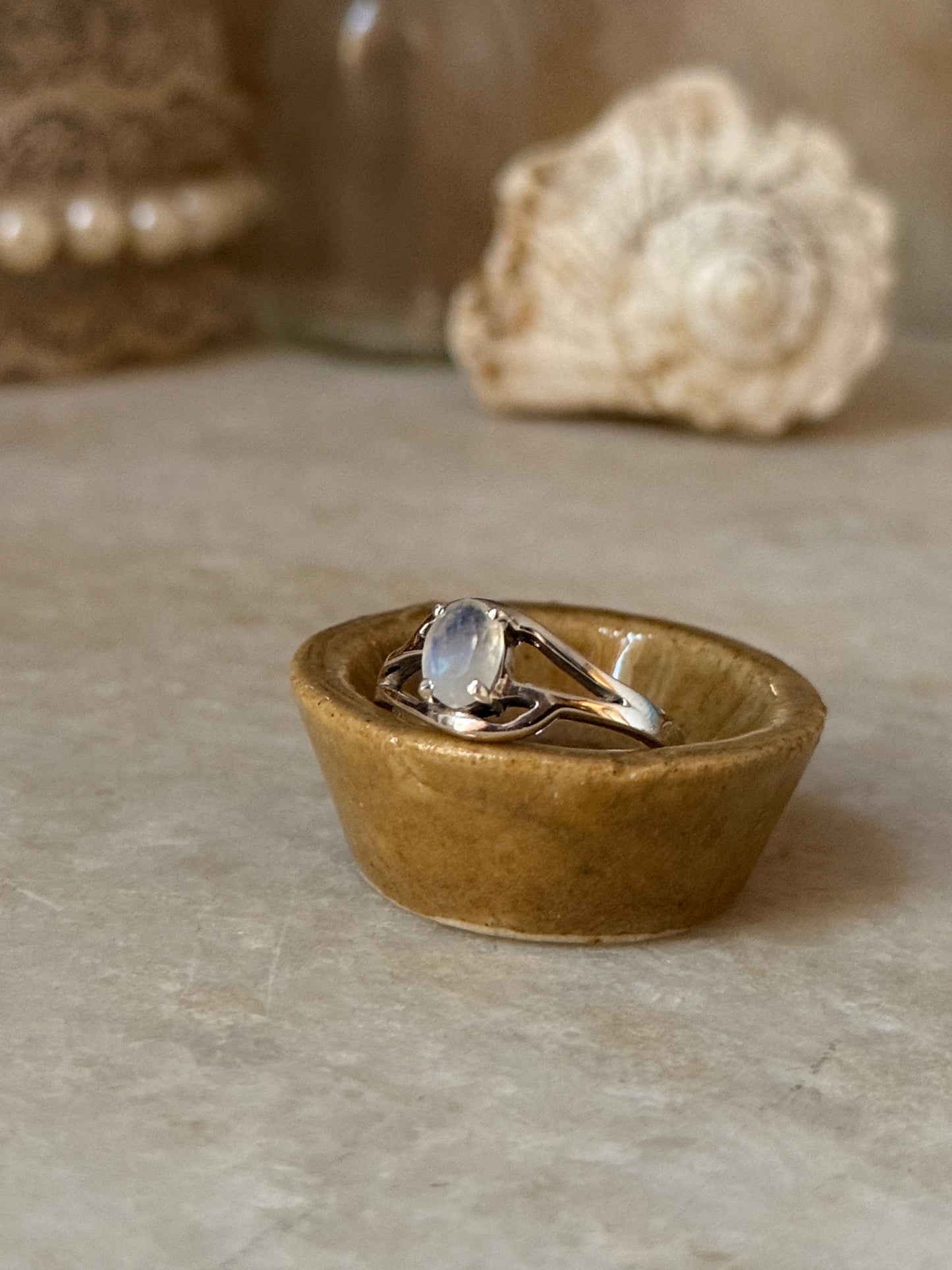  Artisan crafted moonstone oval solitaire 925 sterling silver ring