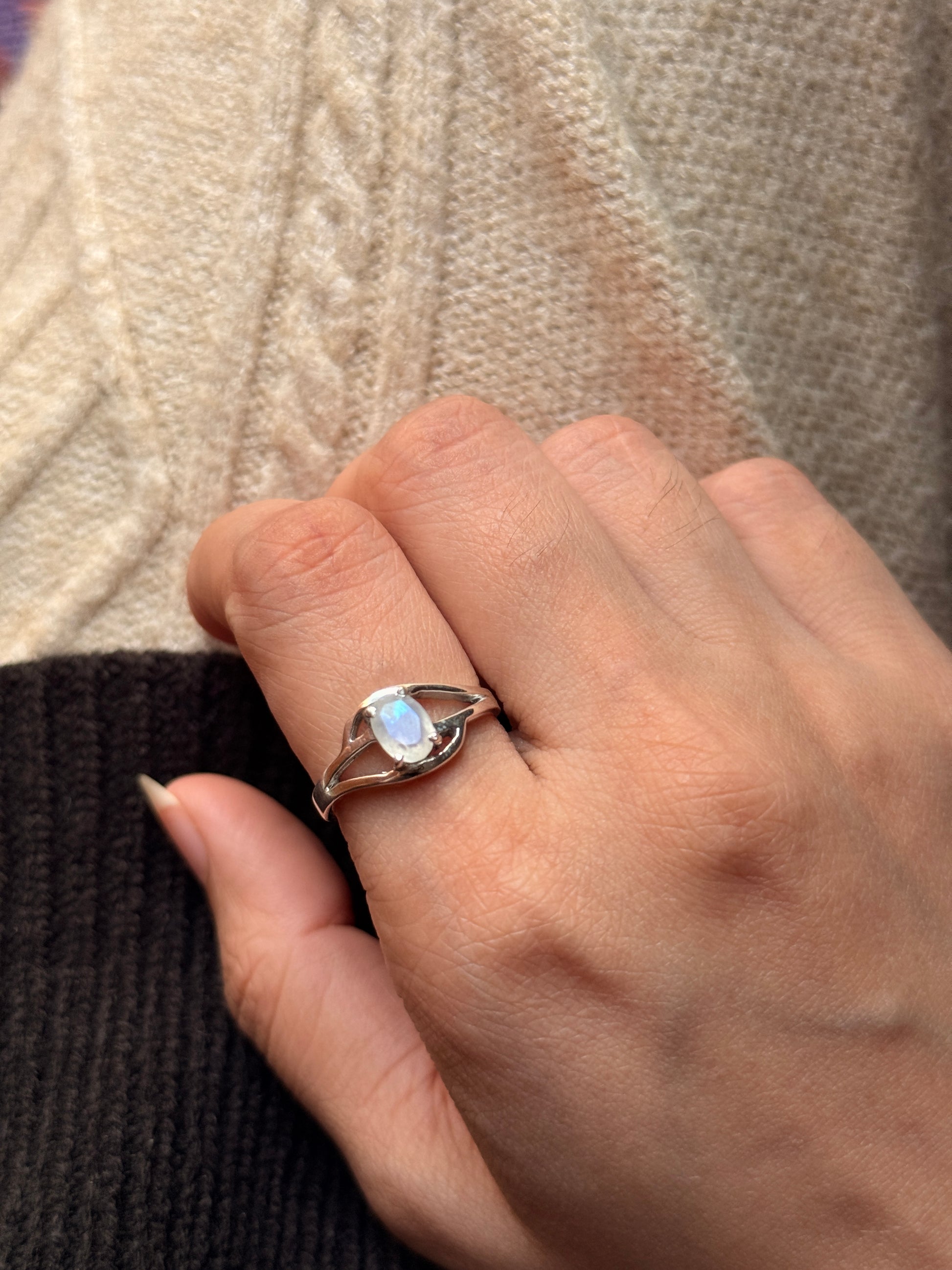 Natural moonstone oval gemstone solitaire 925 sterling silver ring 