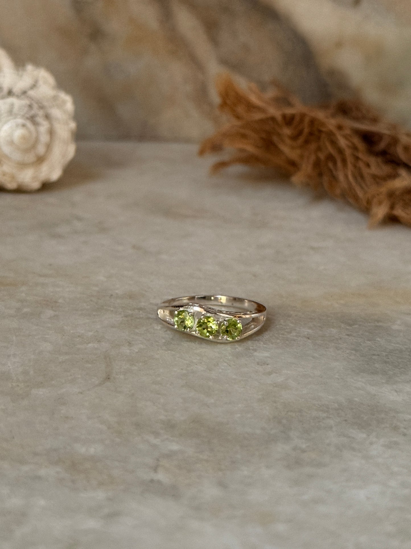Handmade 925 sterling silver peridot square filigree ring