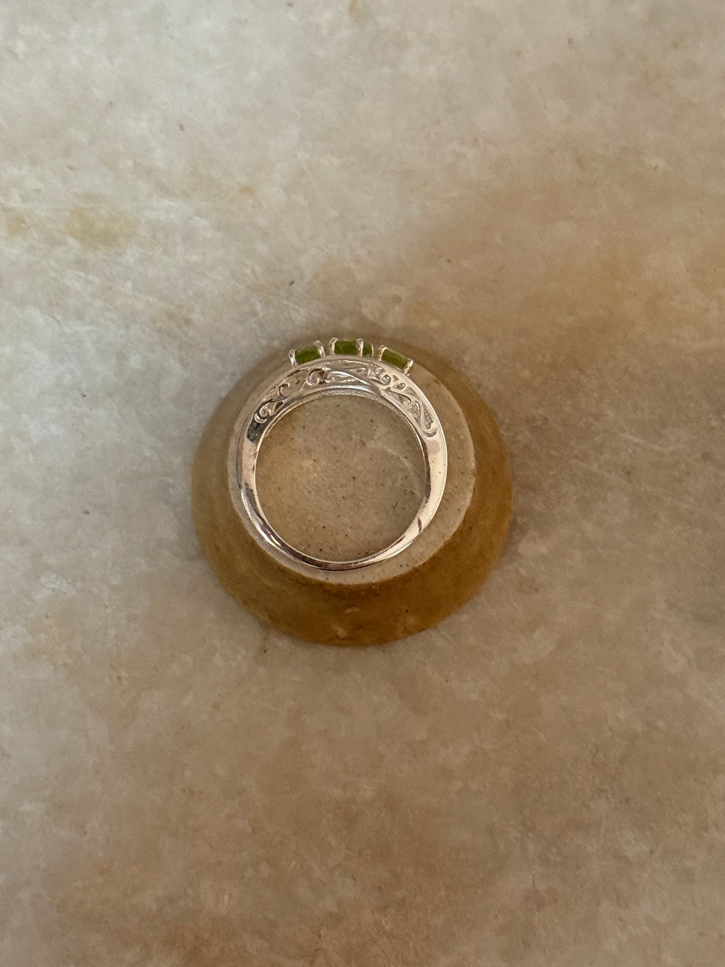 Boho vintage peridot filigree ring in 925 sterling silver  