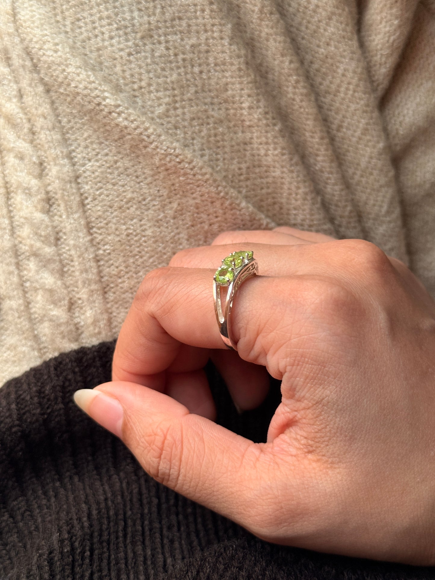 Natural peridot 3 square vintage style 925 sterling silver ring  