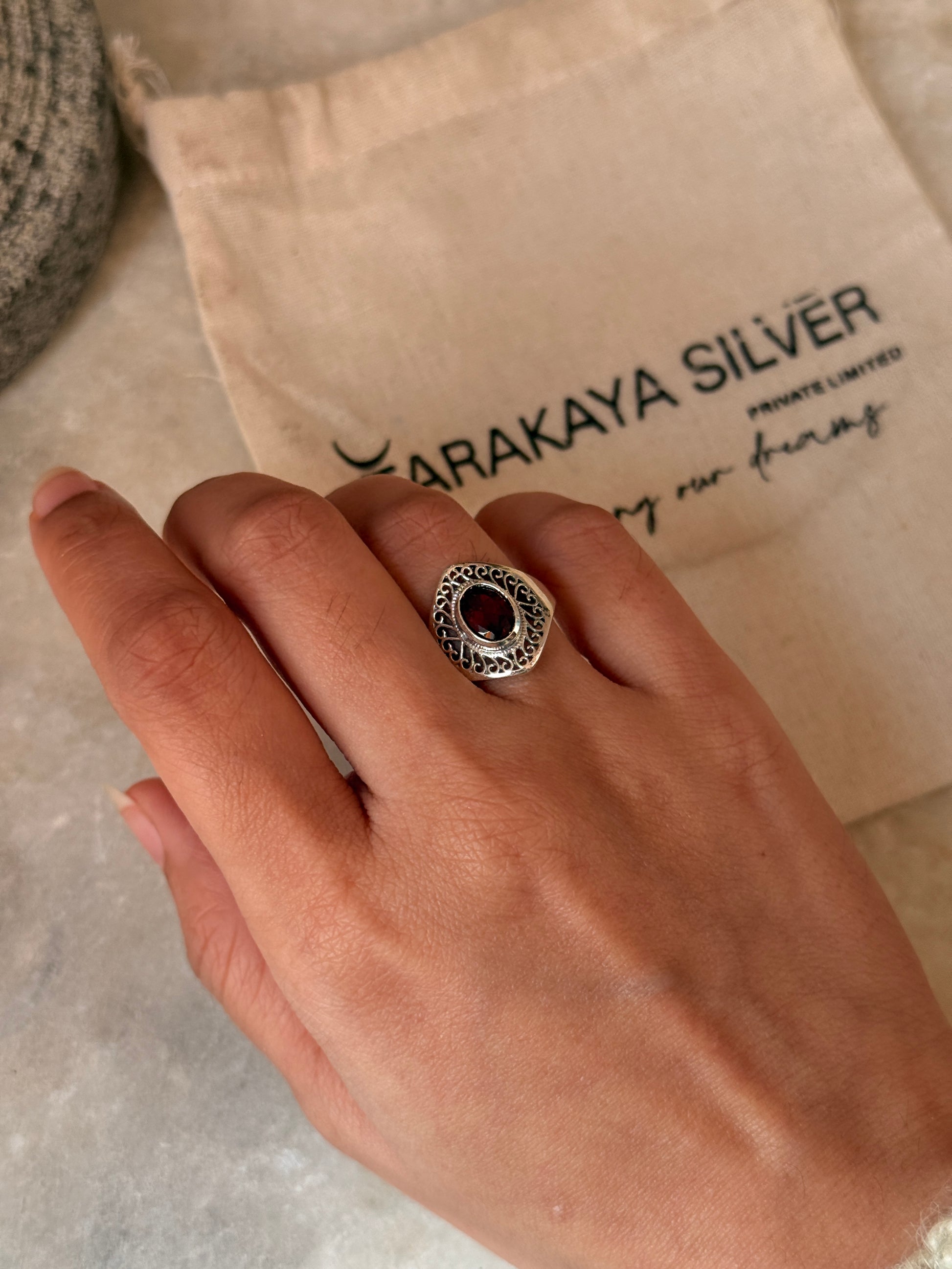 natural garnet oval 925 sterling silver boho vintage ring