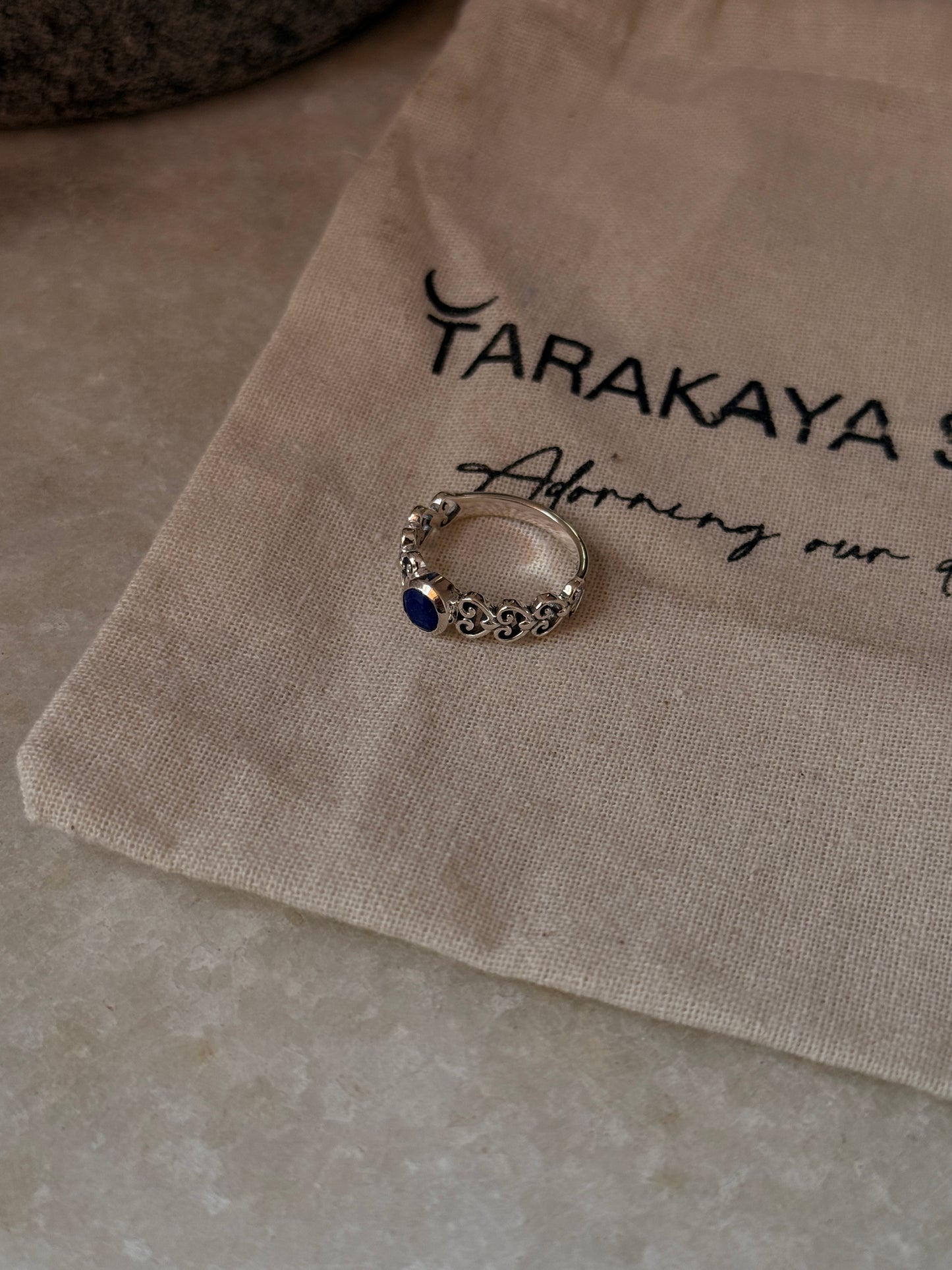 Vintage style 925 sterling silver lapis lazuli princess ring 