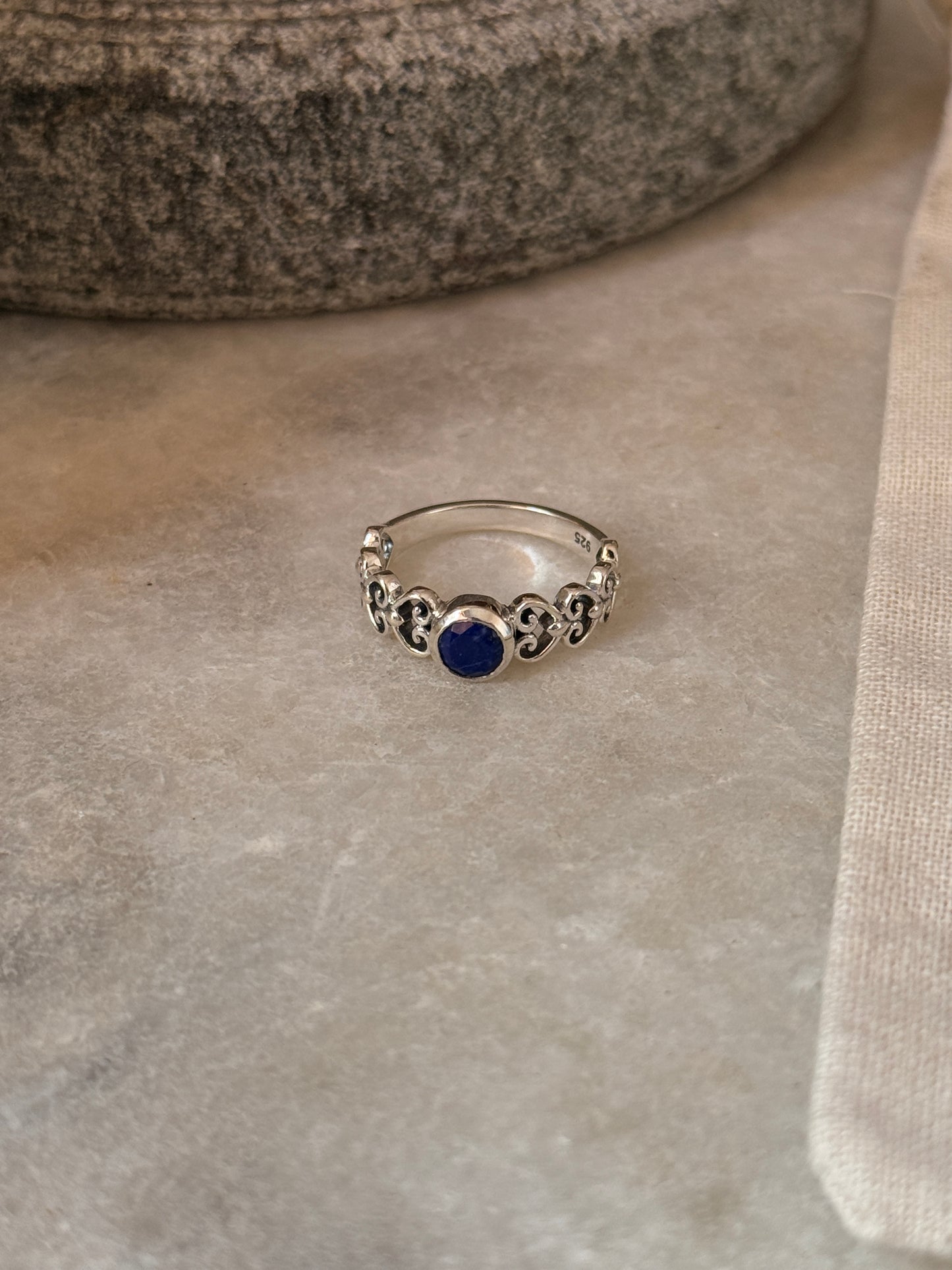 Statement 925 sterling silver lapis lazuli princess band ring