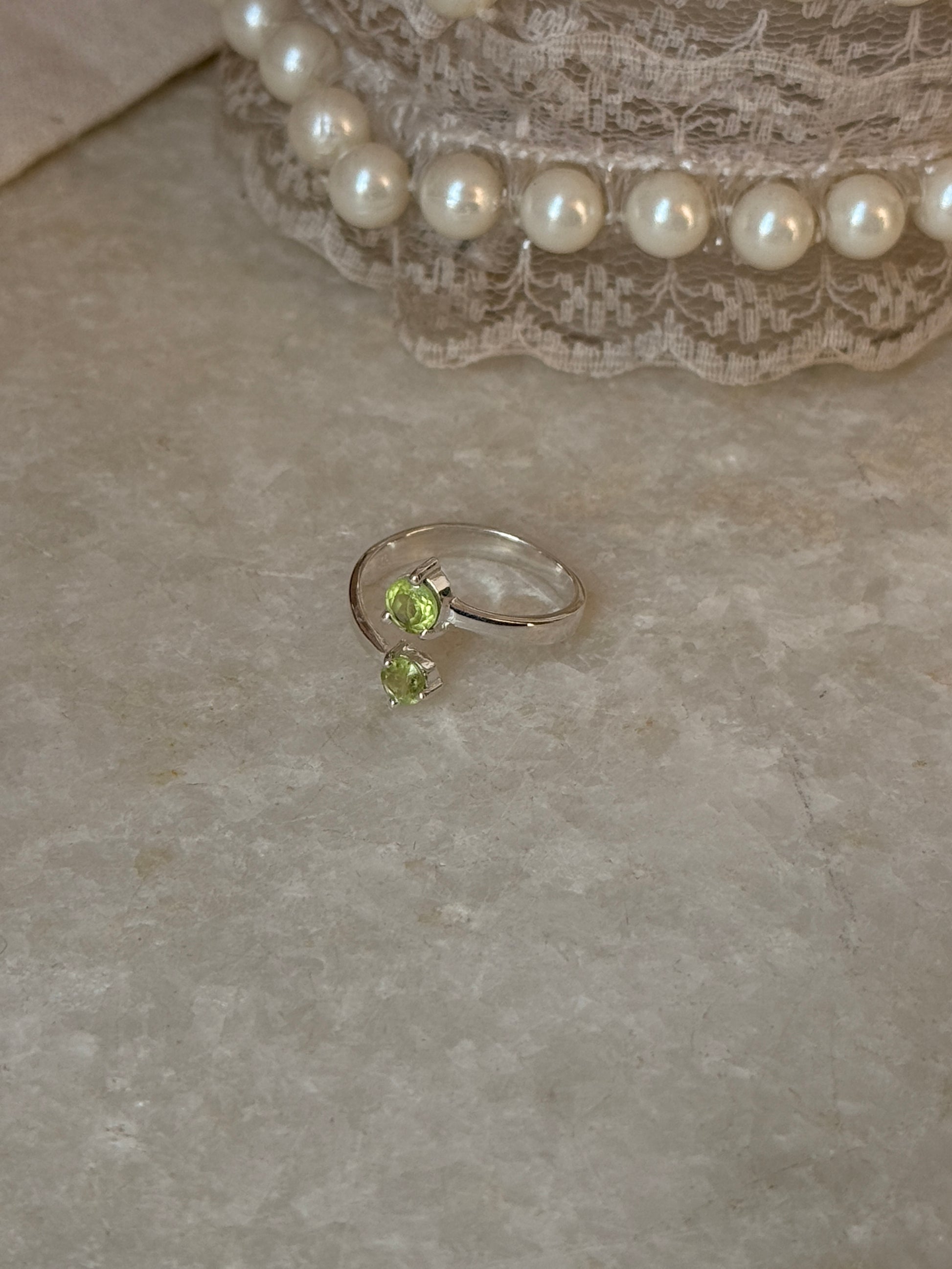 artisan 925 sterling silver peridot double stone ring  