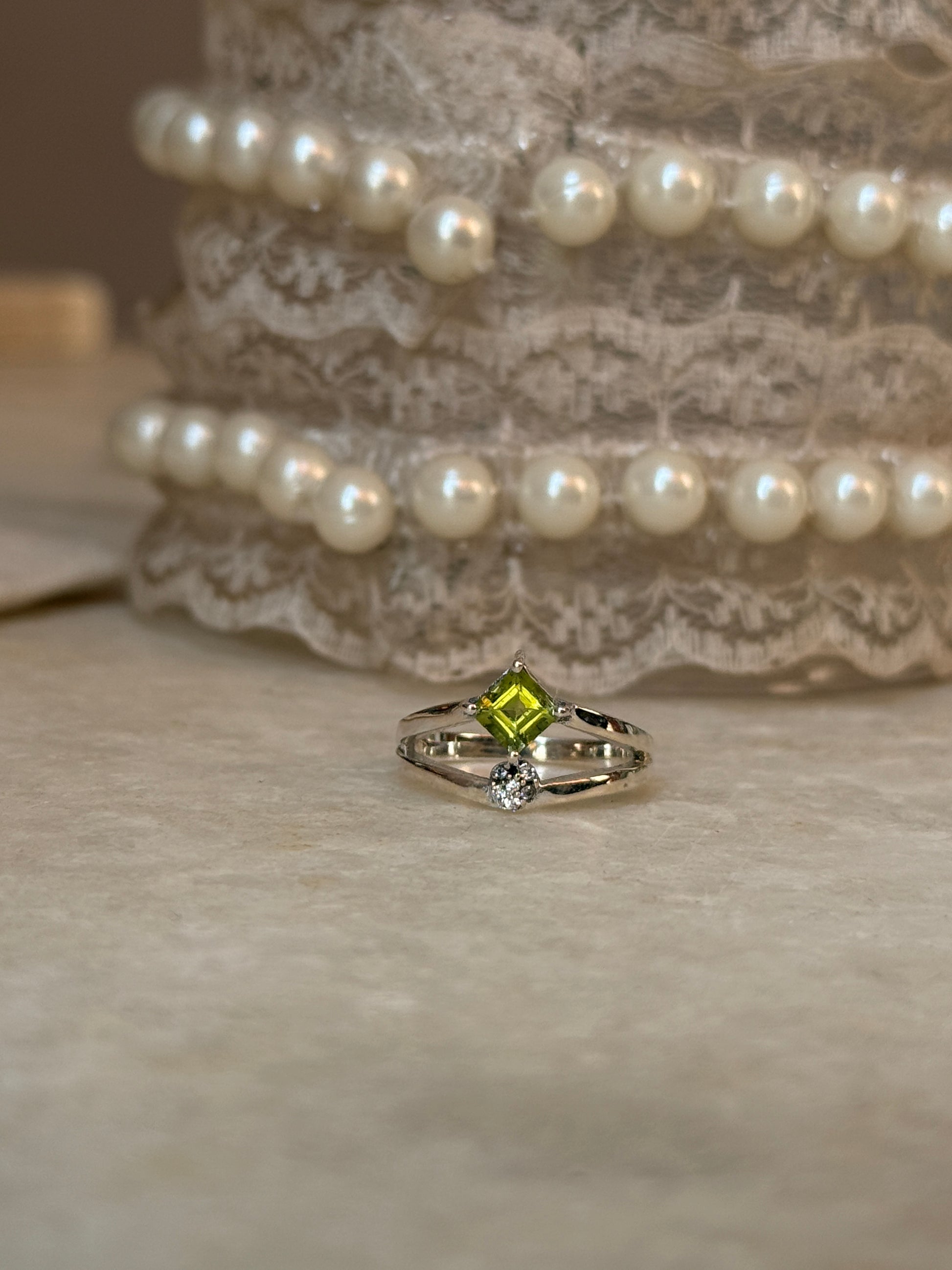 Natural peridot and white topaz gemstone 925 sterling silver ring  