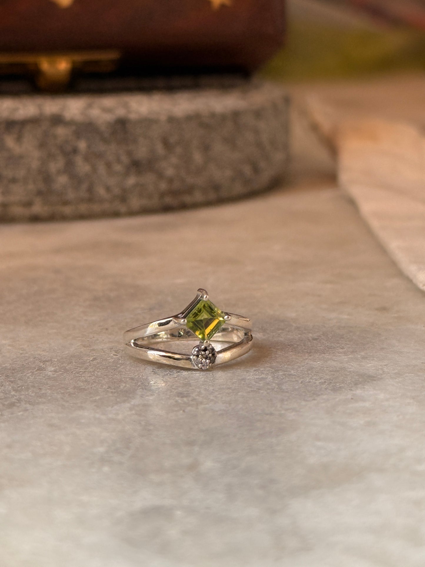 Minimalist peridot with white topaz 925 sterling silver ring  