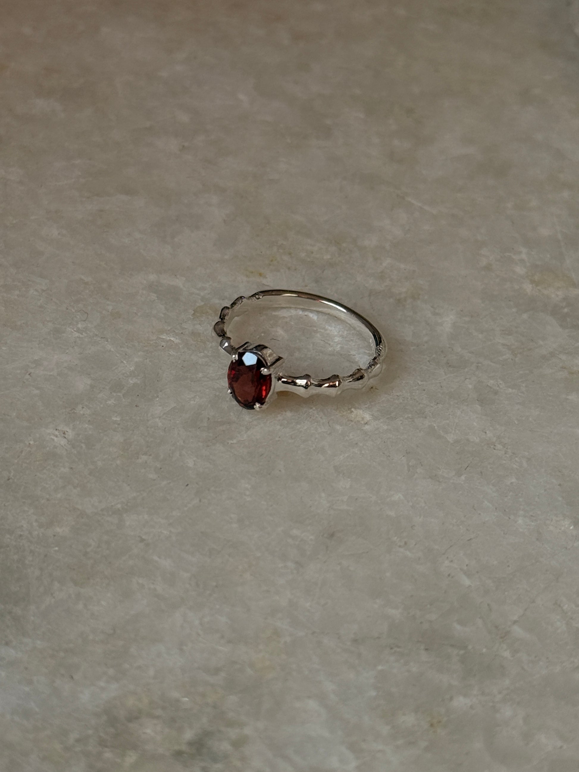 Boho vintage garnet oval ring in 925 sterling silver  
