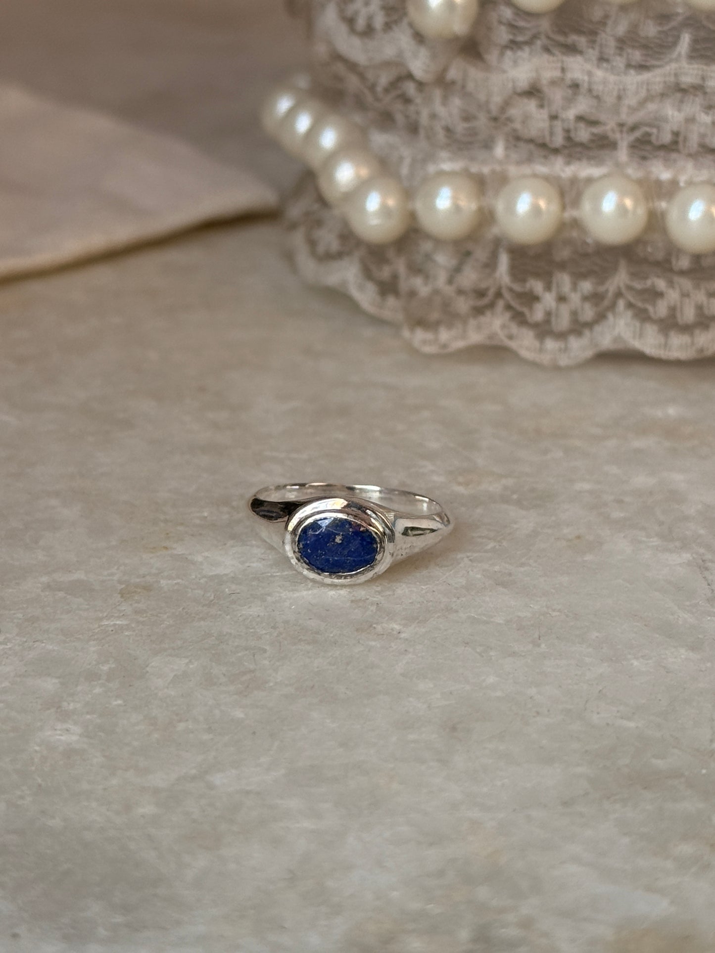 925 sterling silver lapis lazuli oval ring  