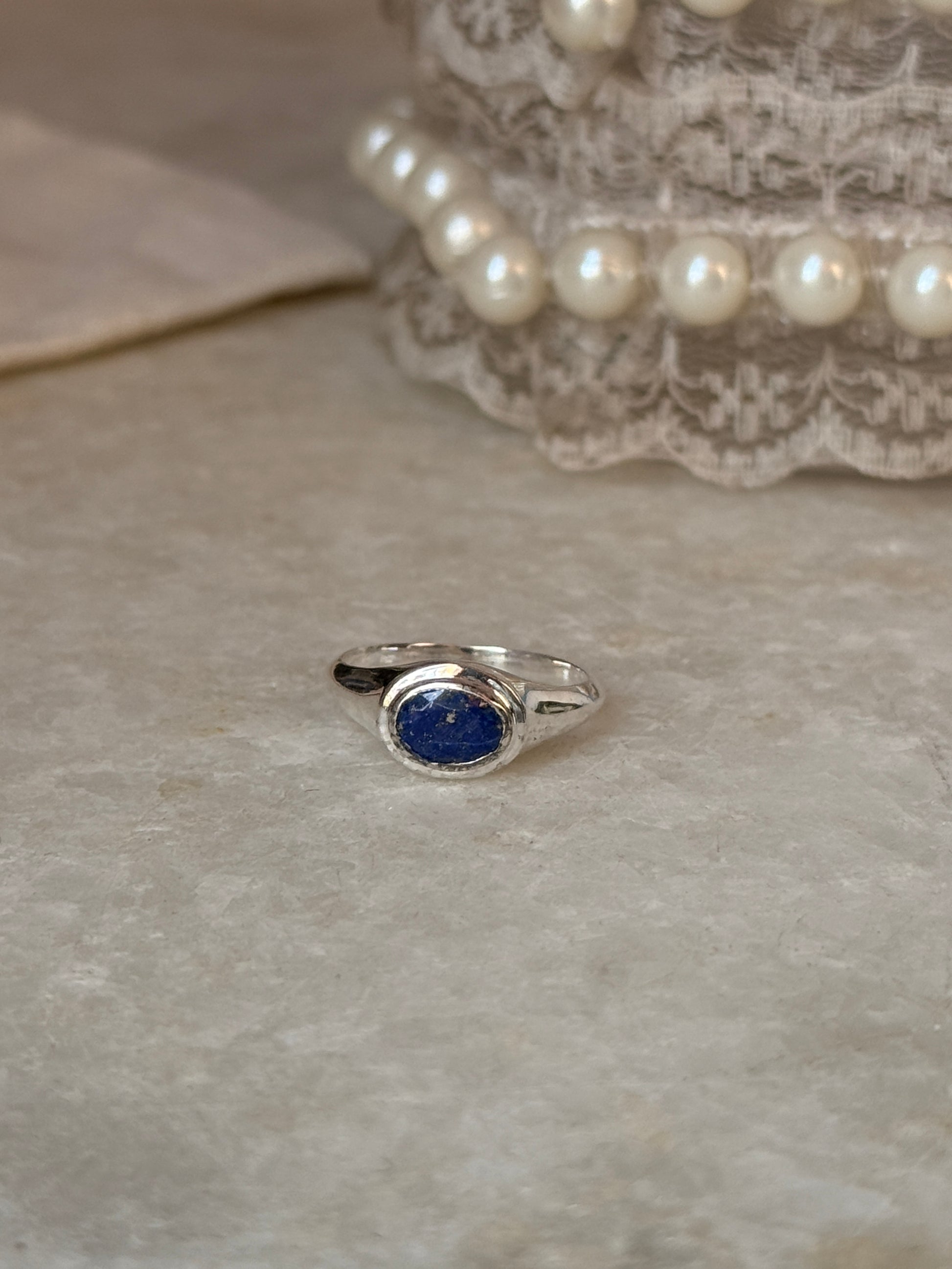 925 sterling silver lapis lazuli oval ring  