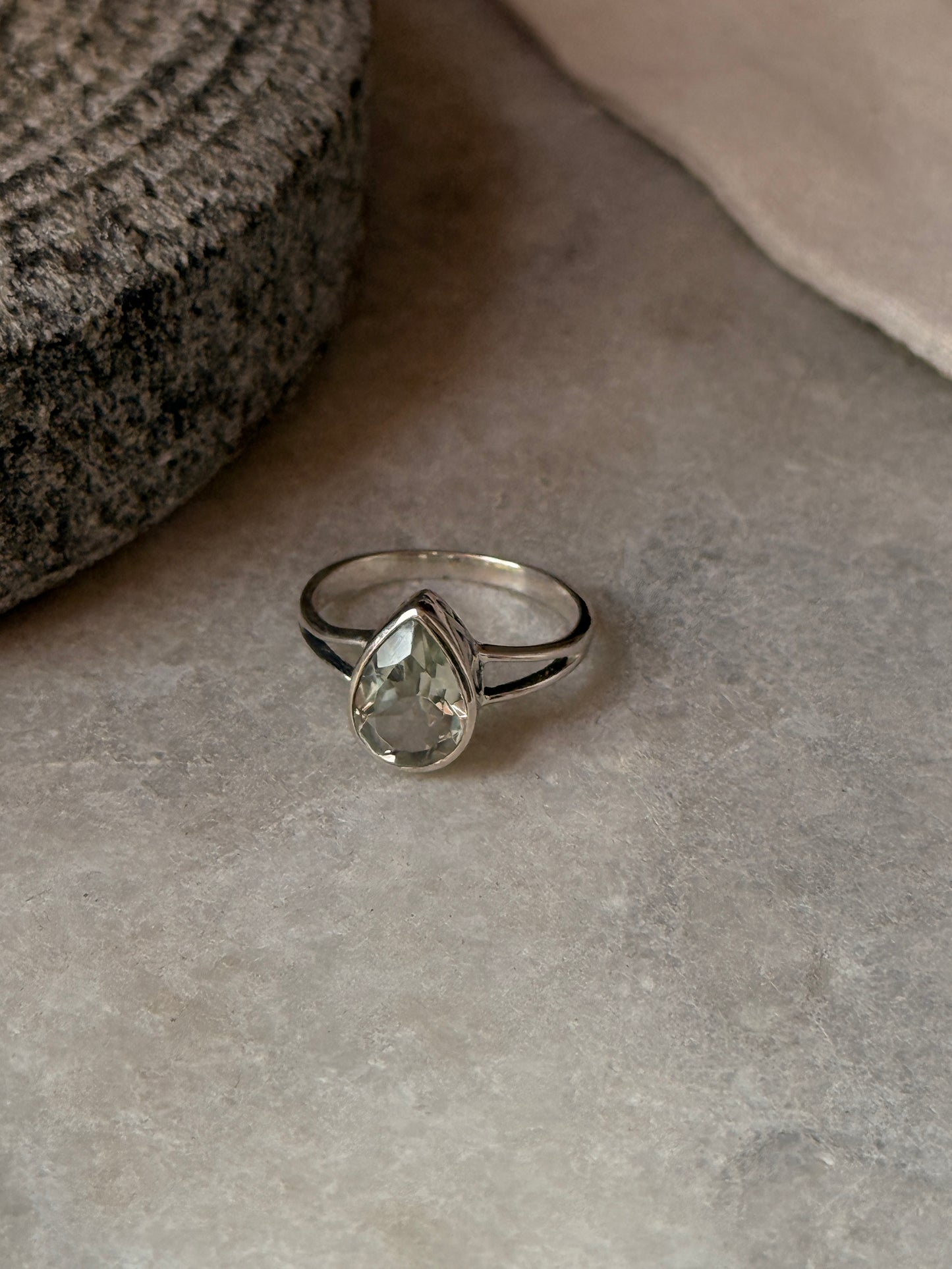 unique 925 sterling silver green amethyst pear gemstone ring