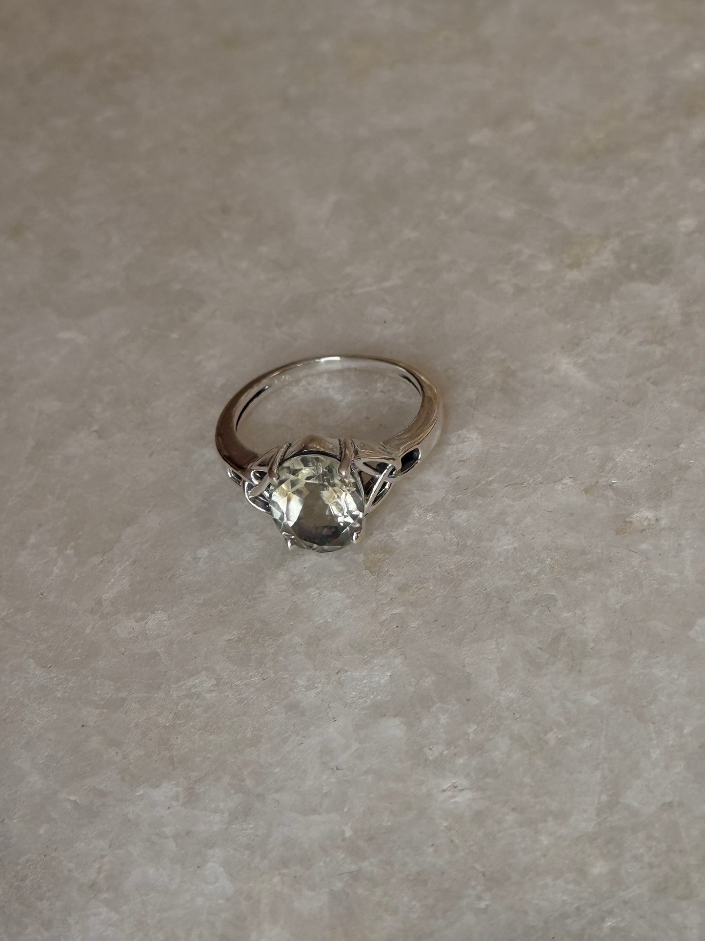 Vintage style 925 sterling silver green amethyst celtic knot ring