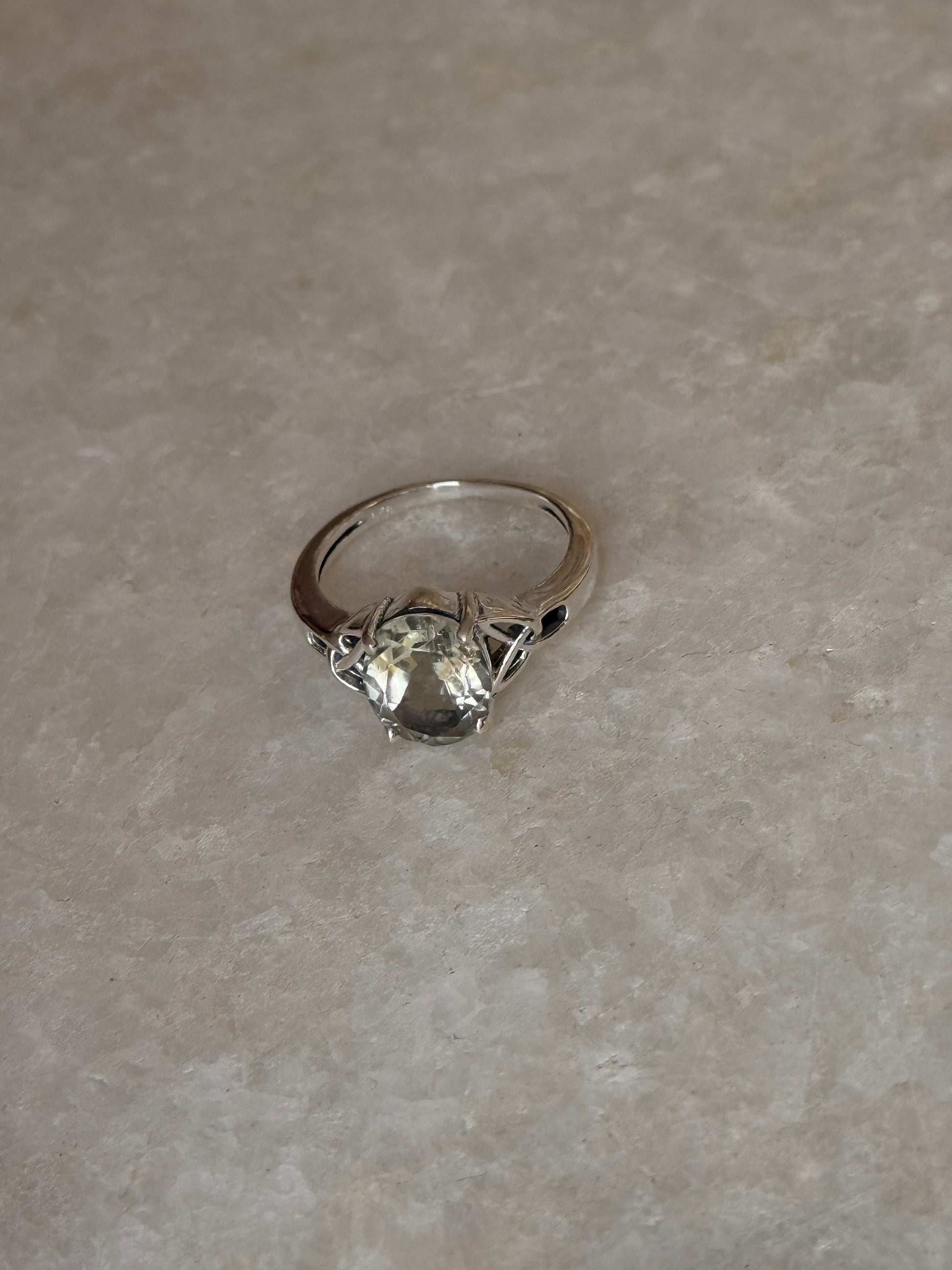 Vintage style 925 sterling silver green amethyst celtic knot ring