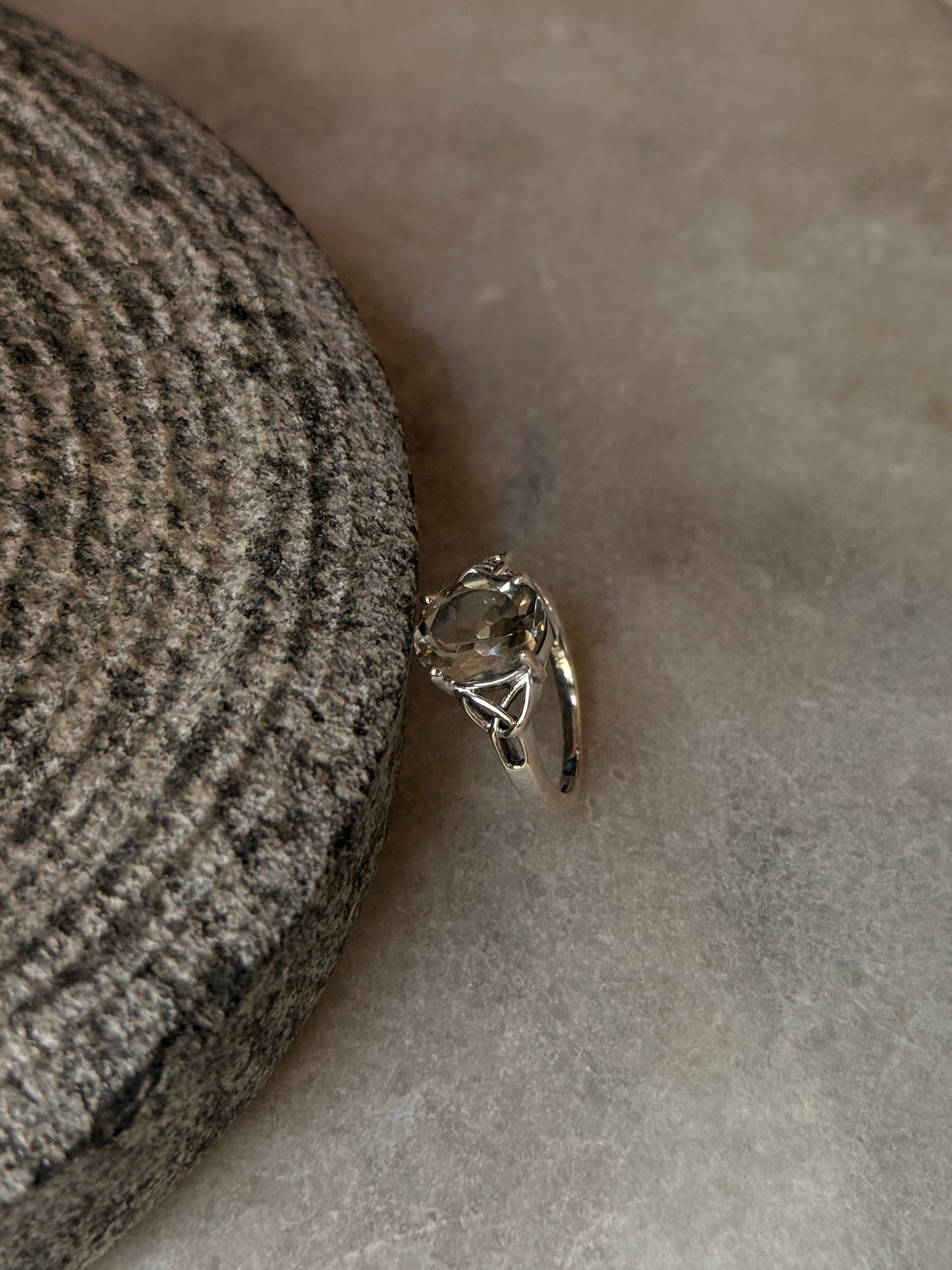 Handmade 925 sterling silver green amethyst celtic knot ring