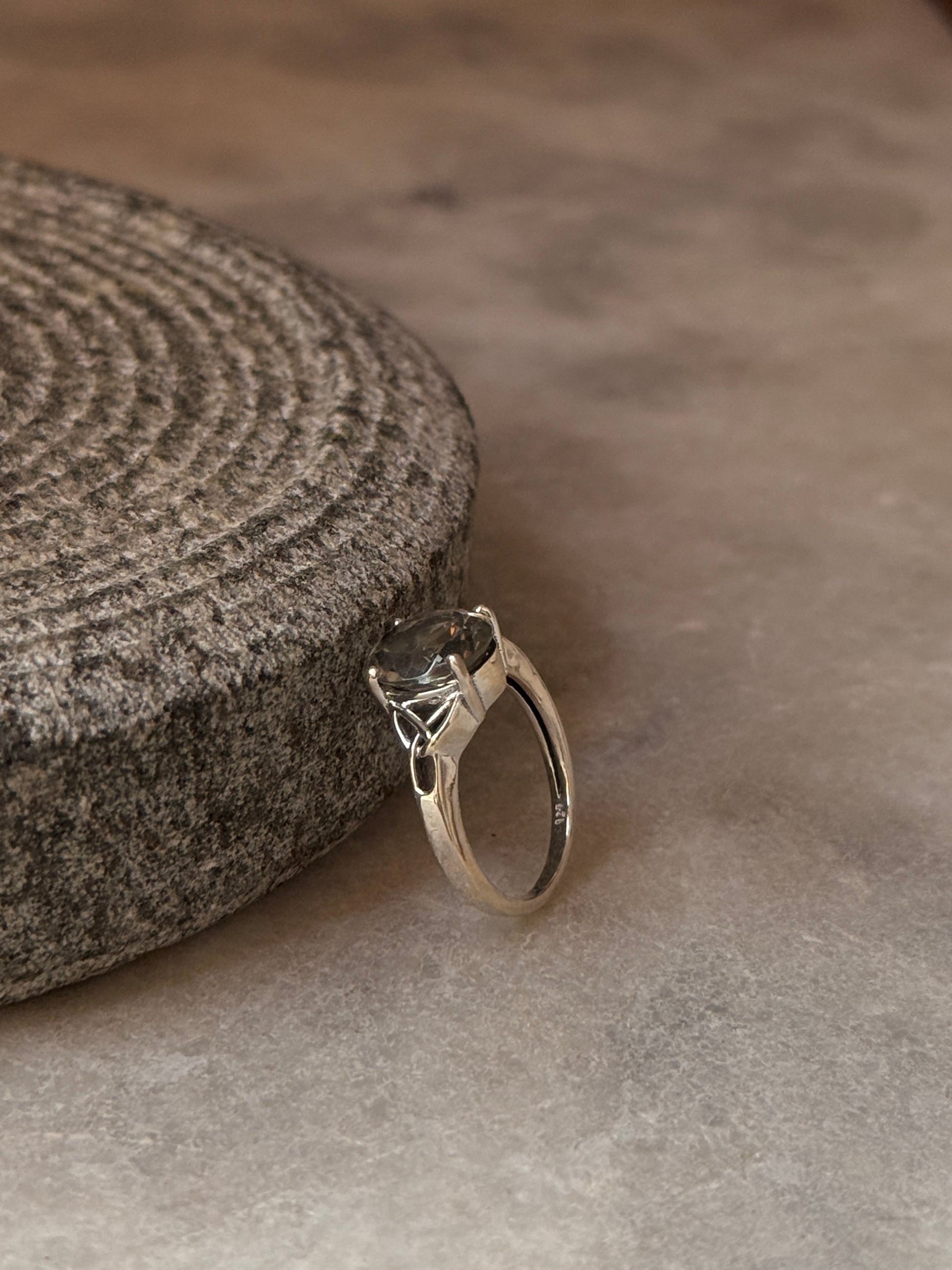 Natural green amethyst oval gemstone celtic knot 925 sterling silver ring