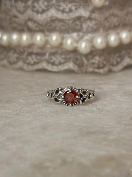 925 sterling silver garnet round vines engraved band ring  