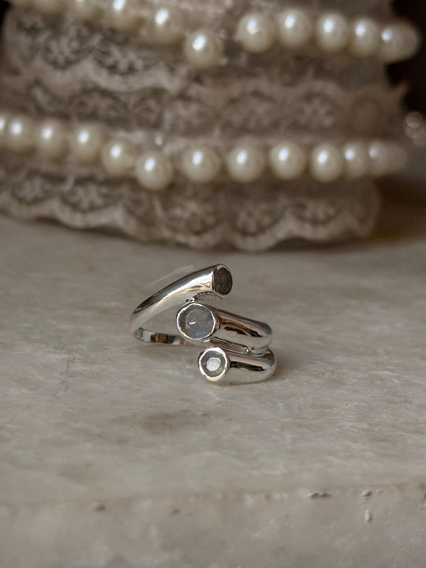 Elegant labradorite 3 stone 925 sterling silver statement ring