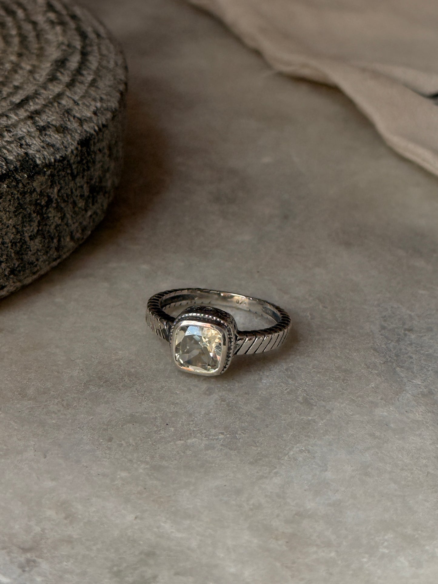 925 sterling silver green amethyst line engraved ring  