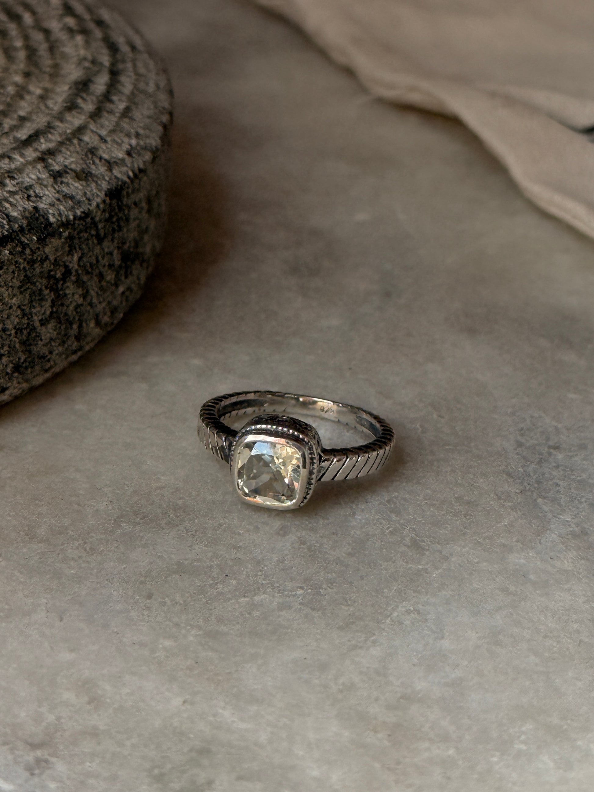 925 sterling silver green amethyst line engraved ring  