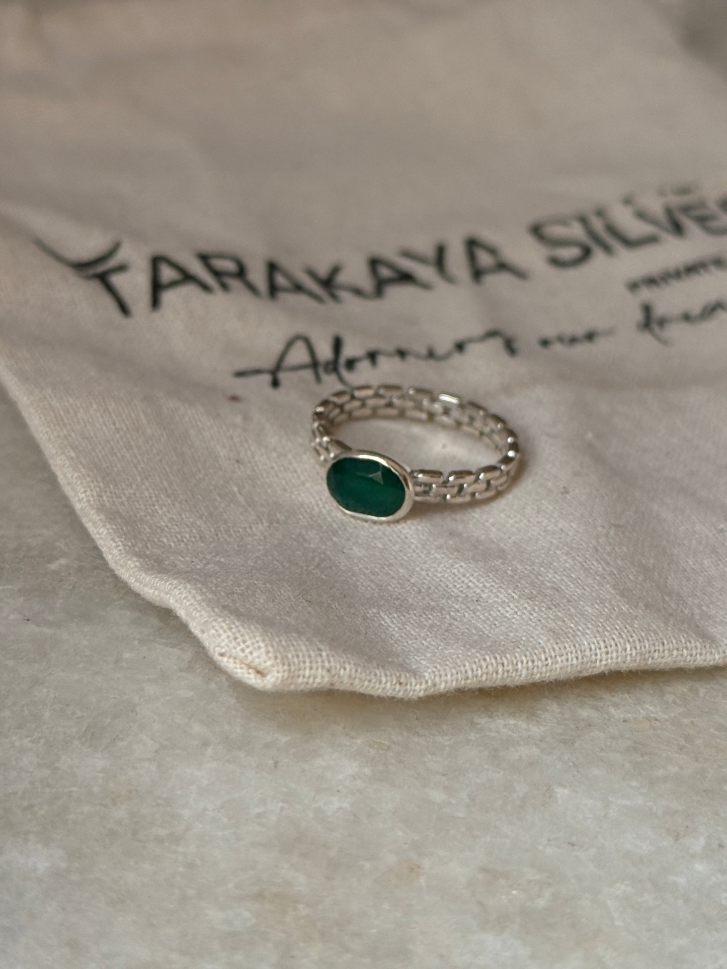 Classic 925 sterling silver green onyx oval brick band ring