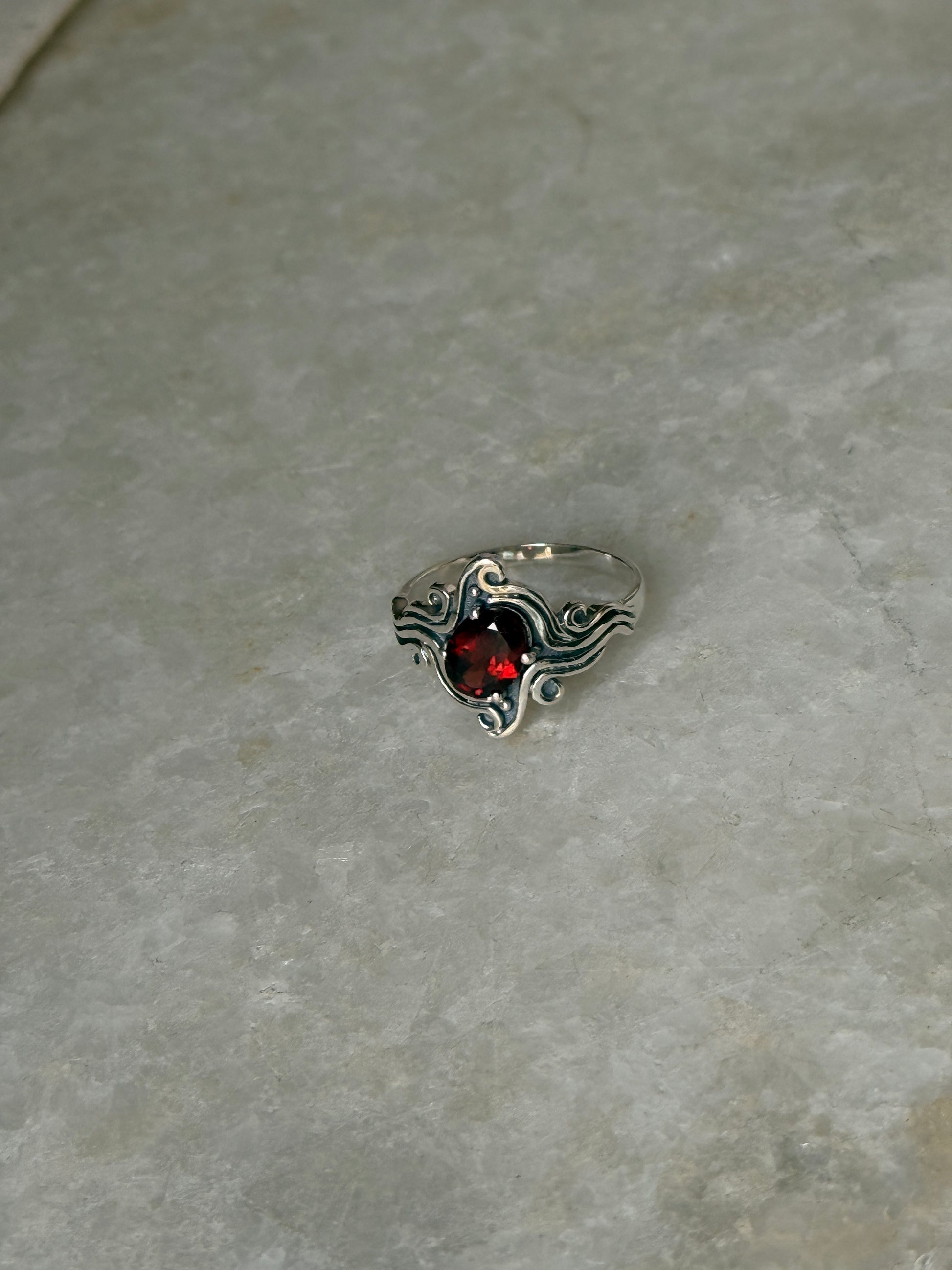 unique 925 sterling silver garnet wavy ring