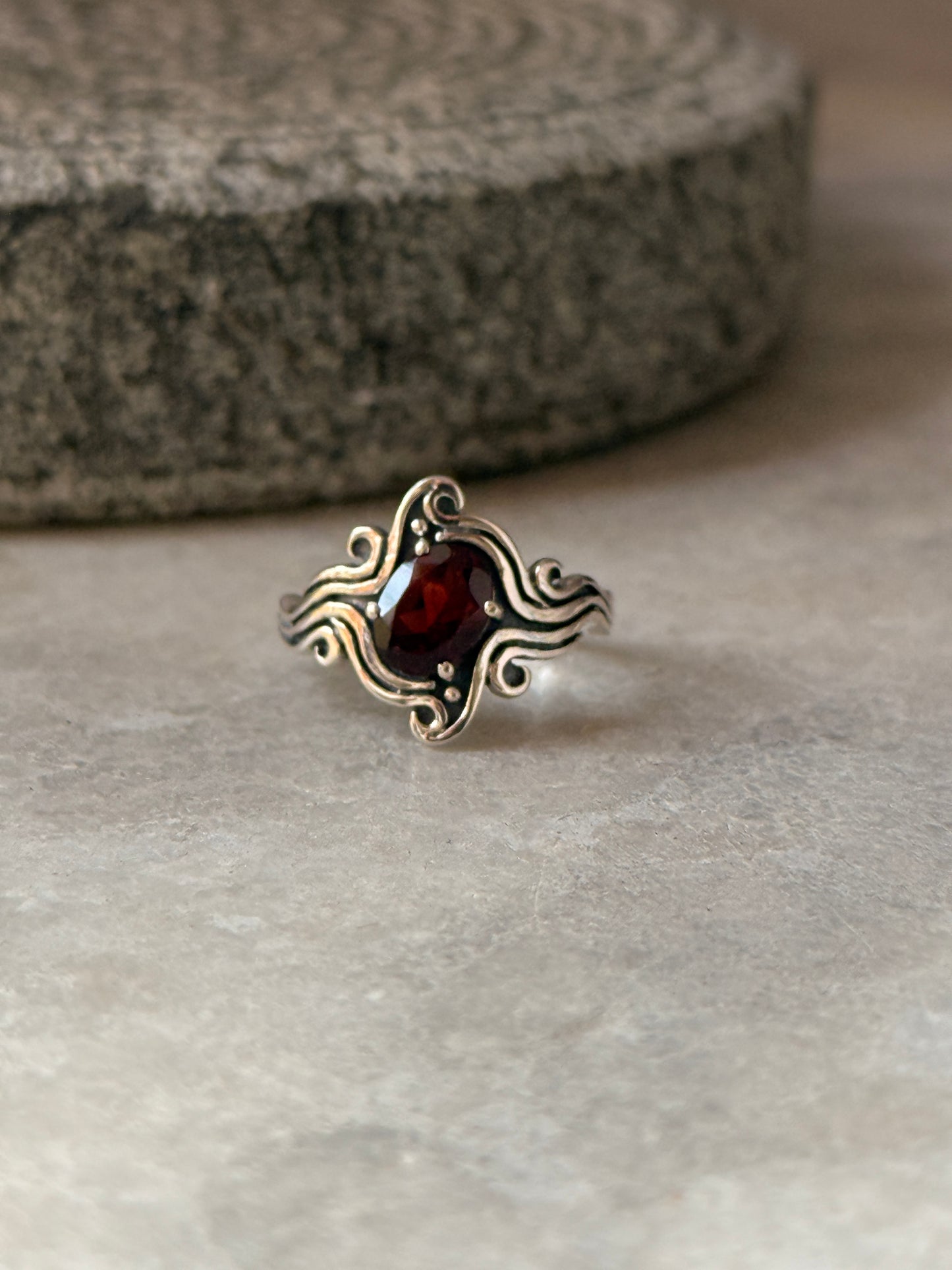 natural garnet gemstone 925 sterling silver wavy ring