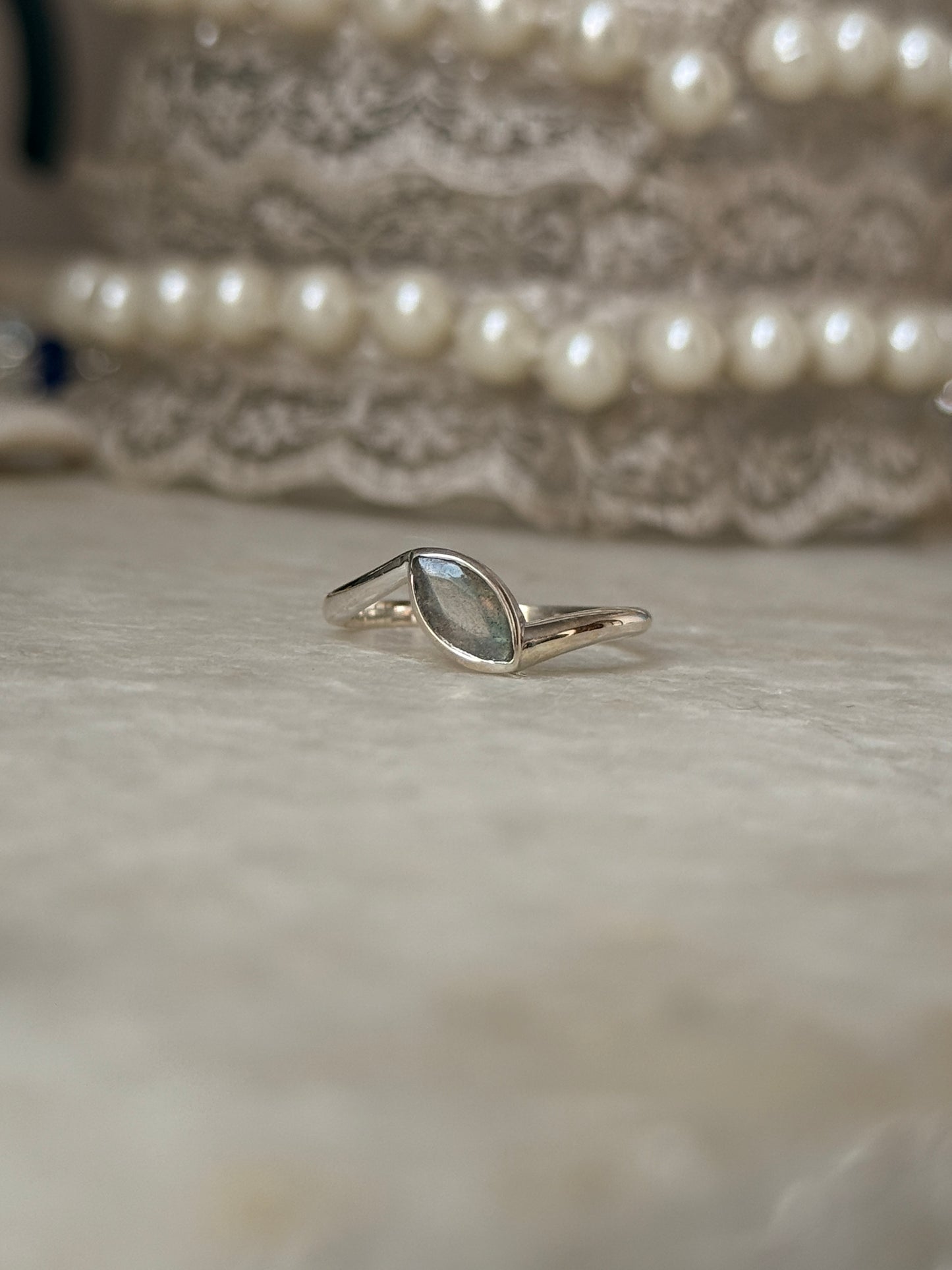Vintage style 925 sterling silver labradorite marquise ring 