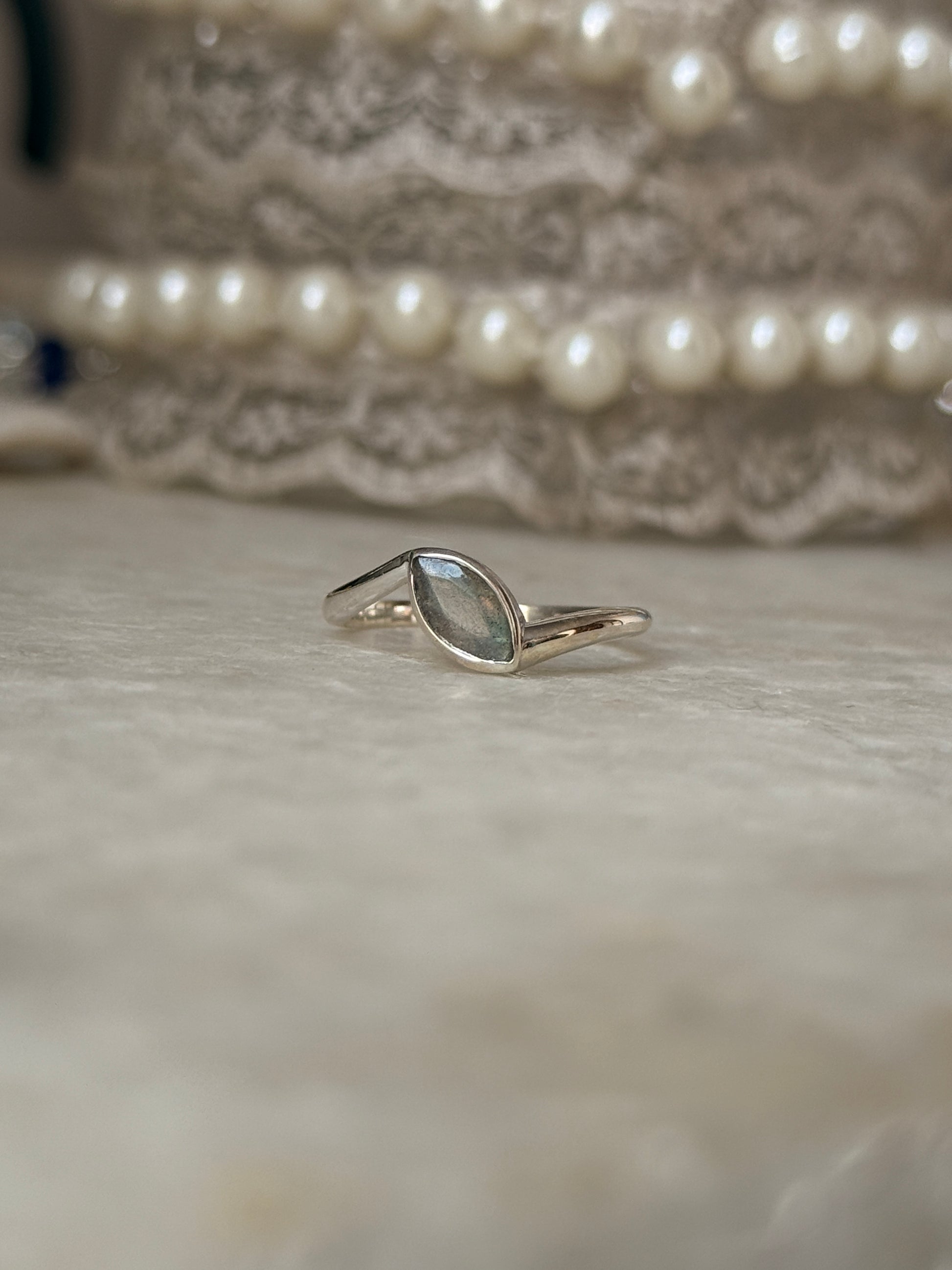 Vintage style 925 sterling silver labradorite marquise ring 