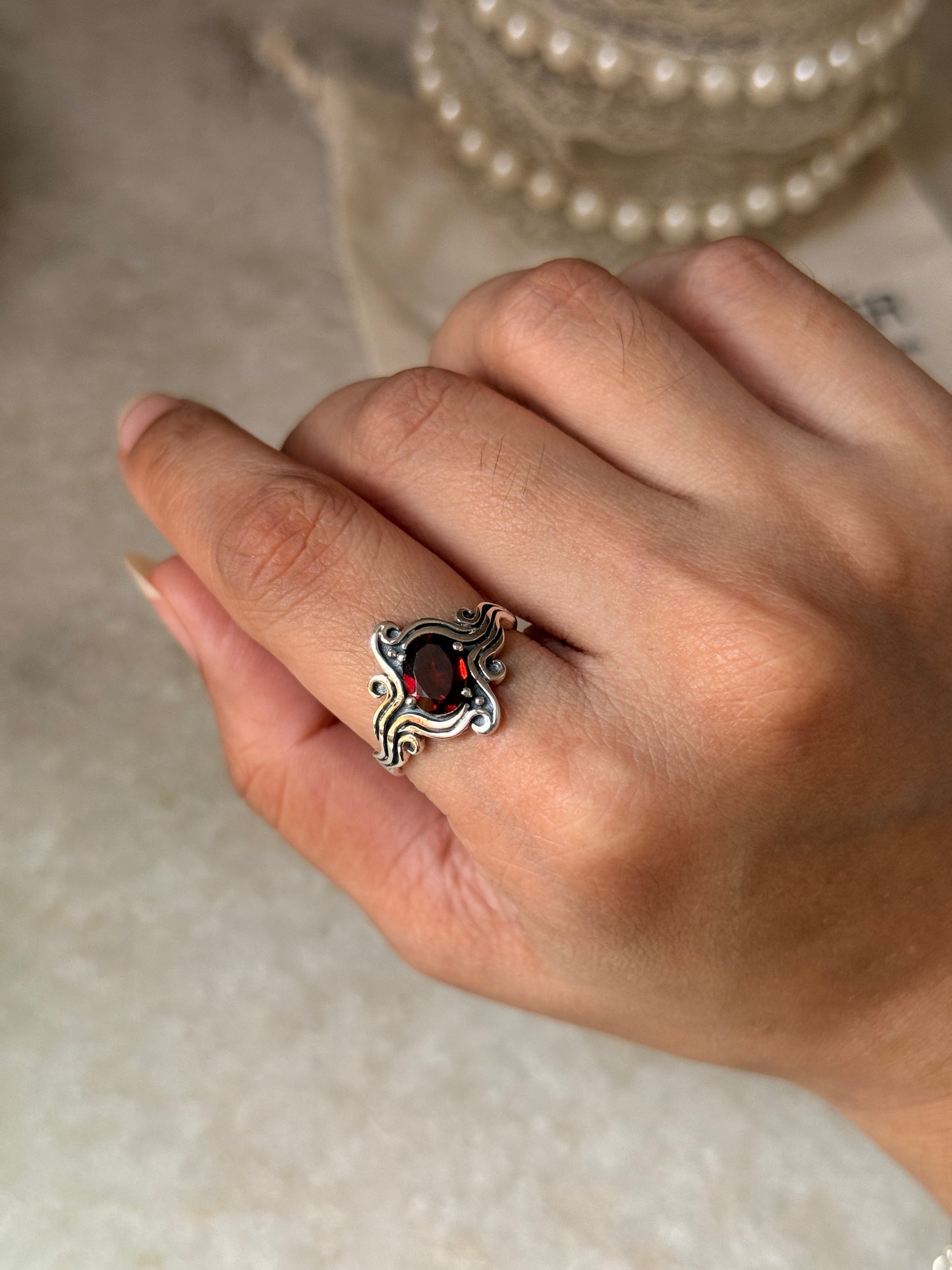 artisan 925 sterling silver garnet wavy ring  
