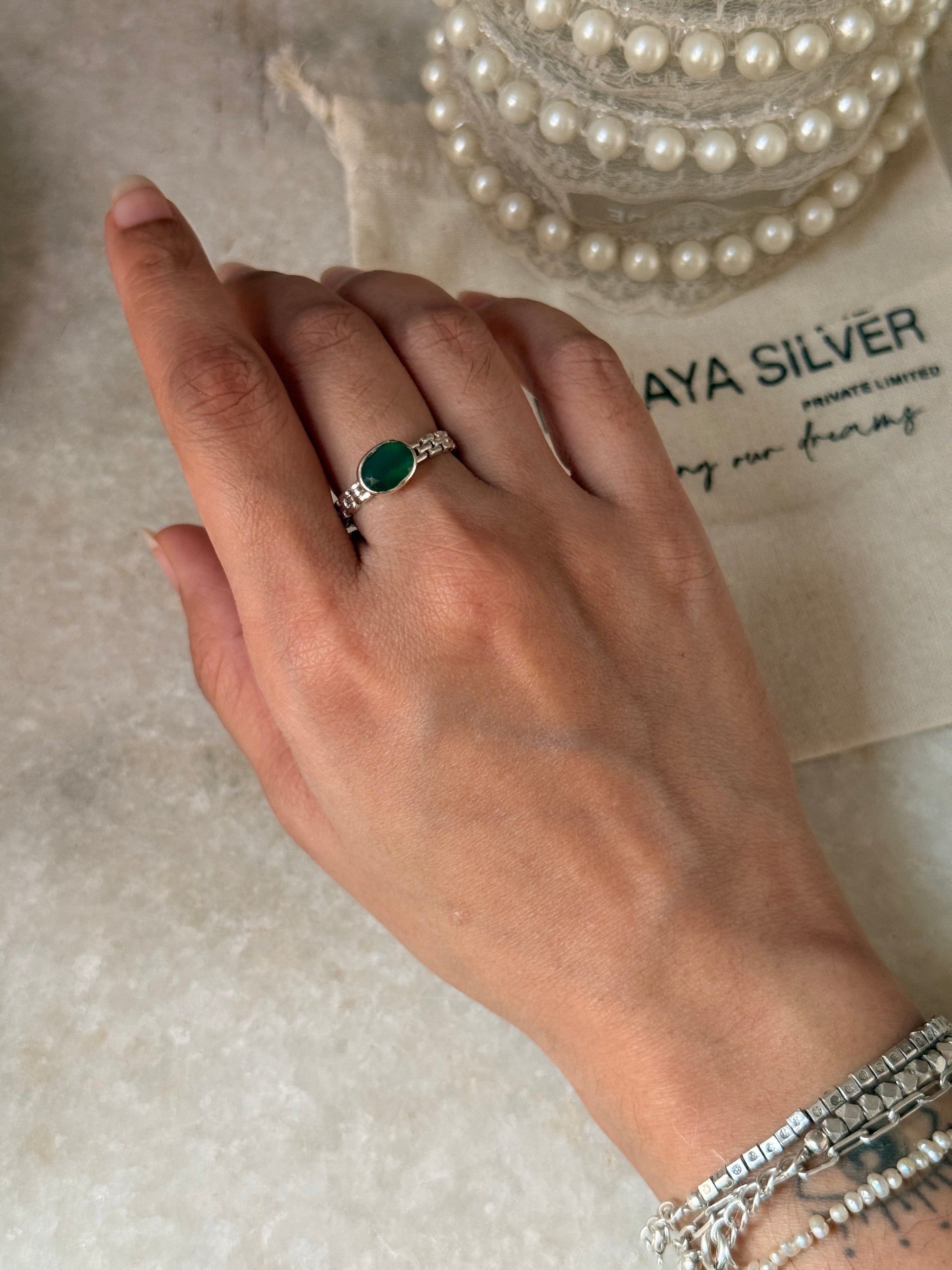 Green onyx oval brick band ring in 925 sterling silver