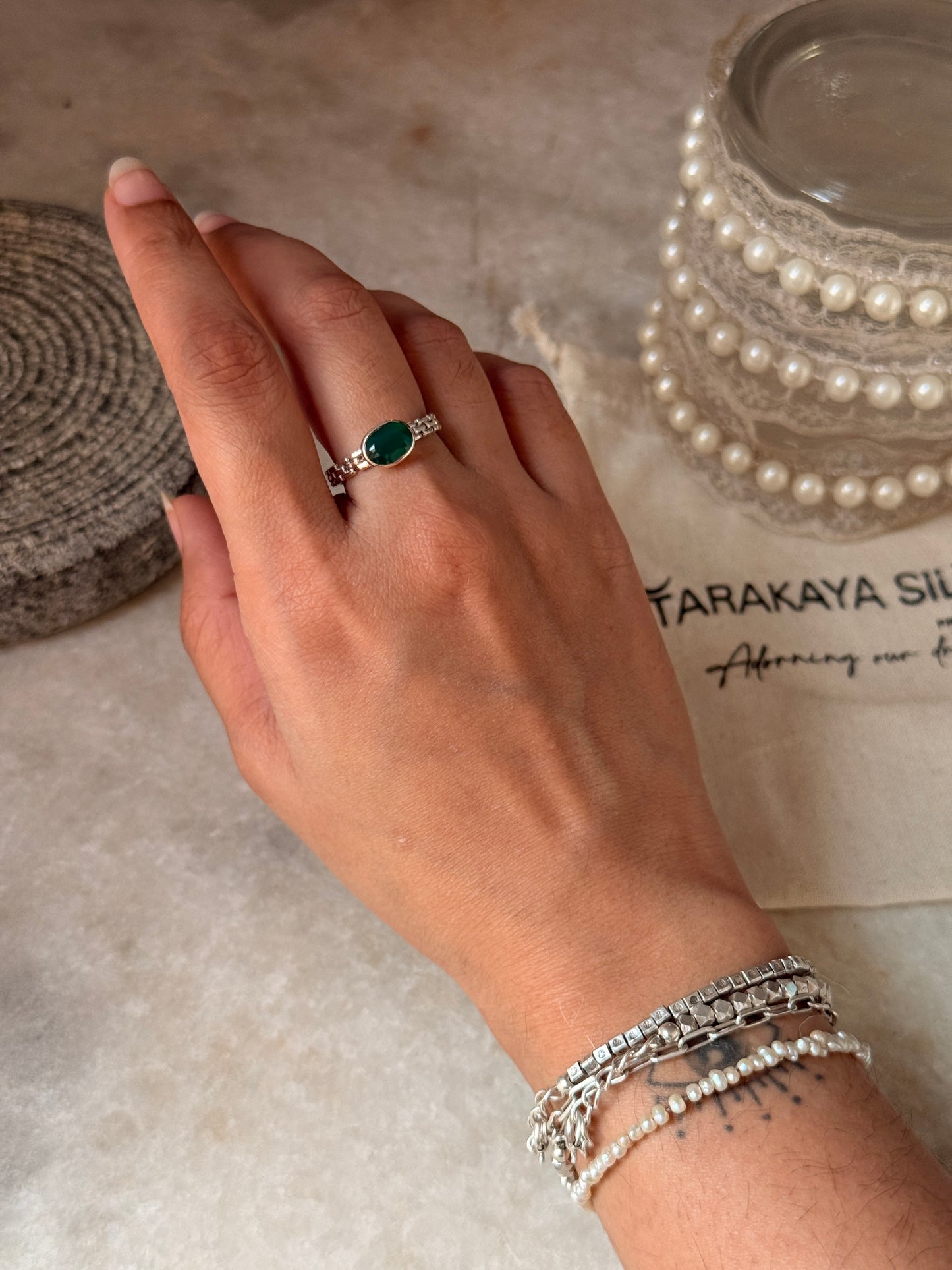 Natural green onyx oval gemstone brick band 925 sterling silver ring  