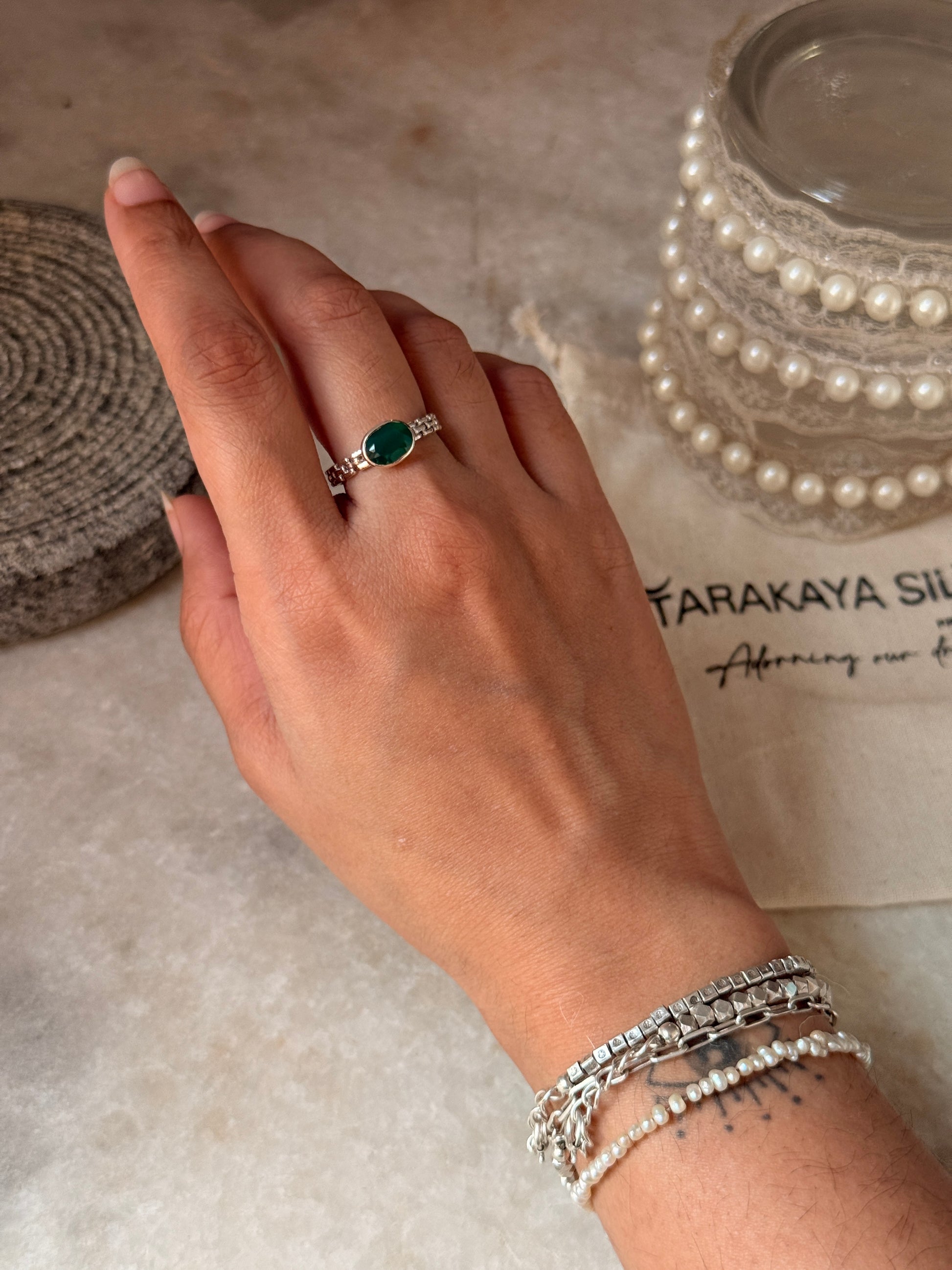 Natural green onyx oval gemstone brick band 925 sterling silver ring  