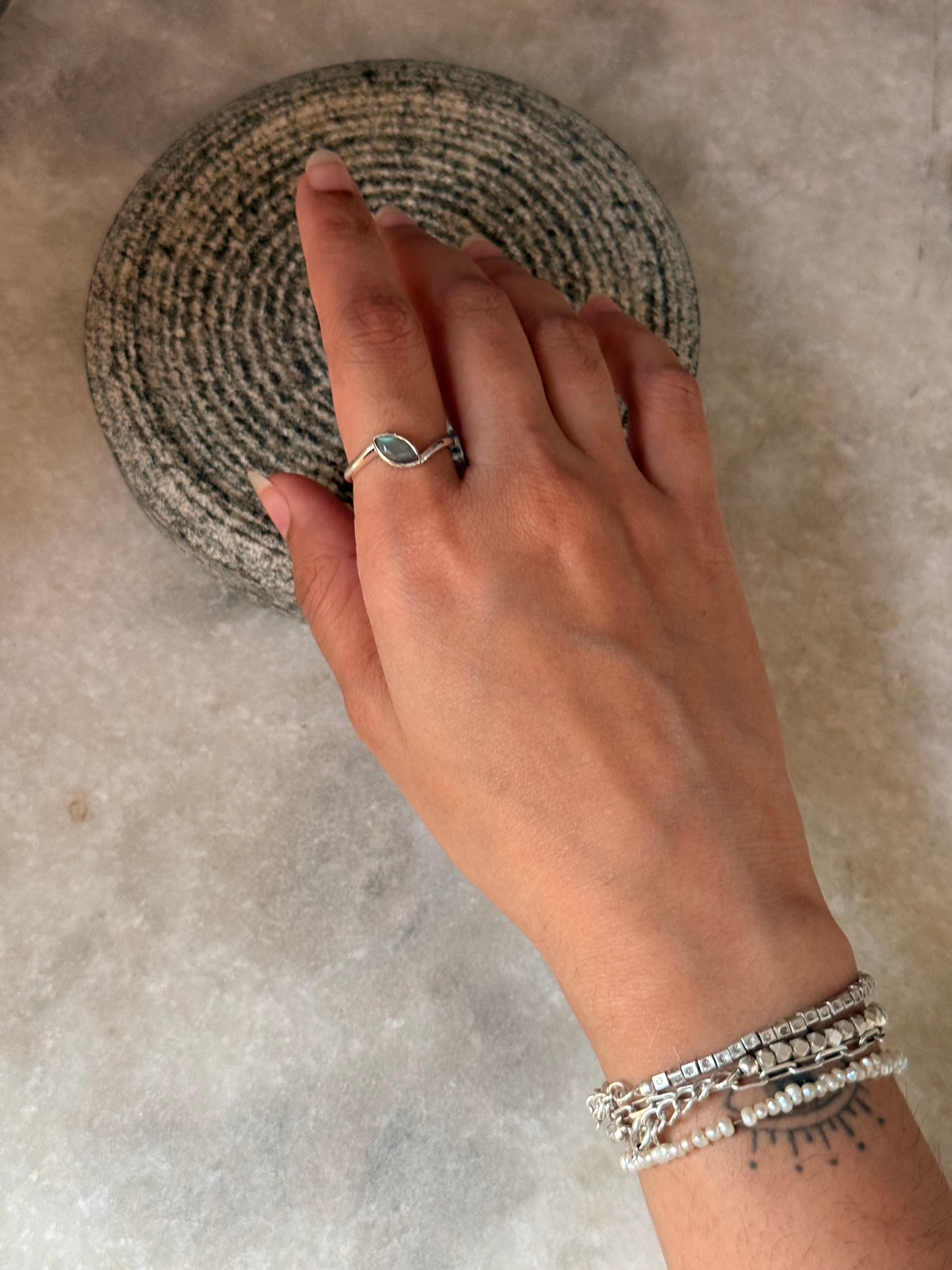 Boho style labradorite marquise 925 sterling silver ring