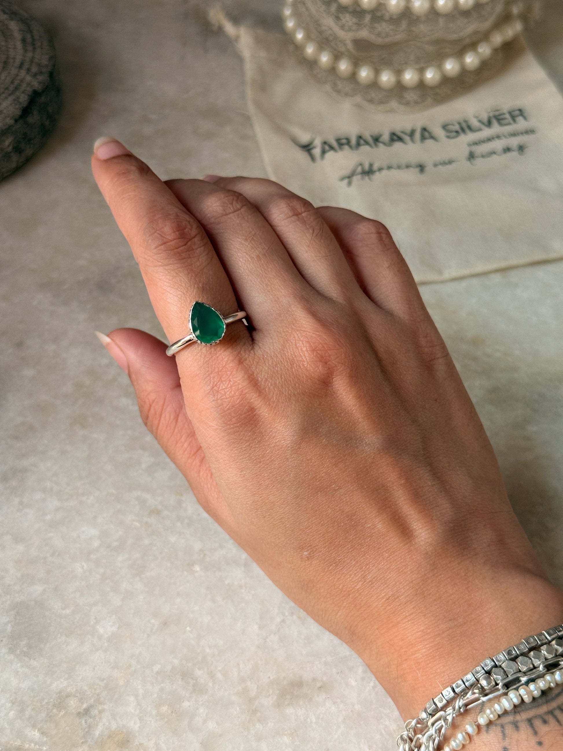 Classic 925 sterling silver green onyx pear cut ring