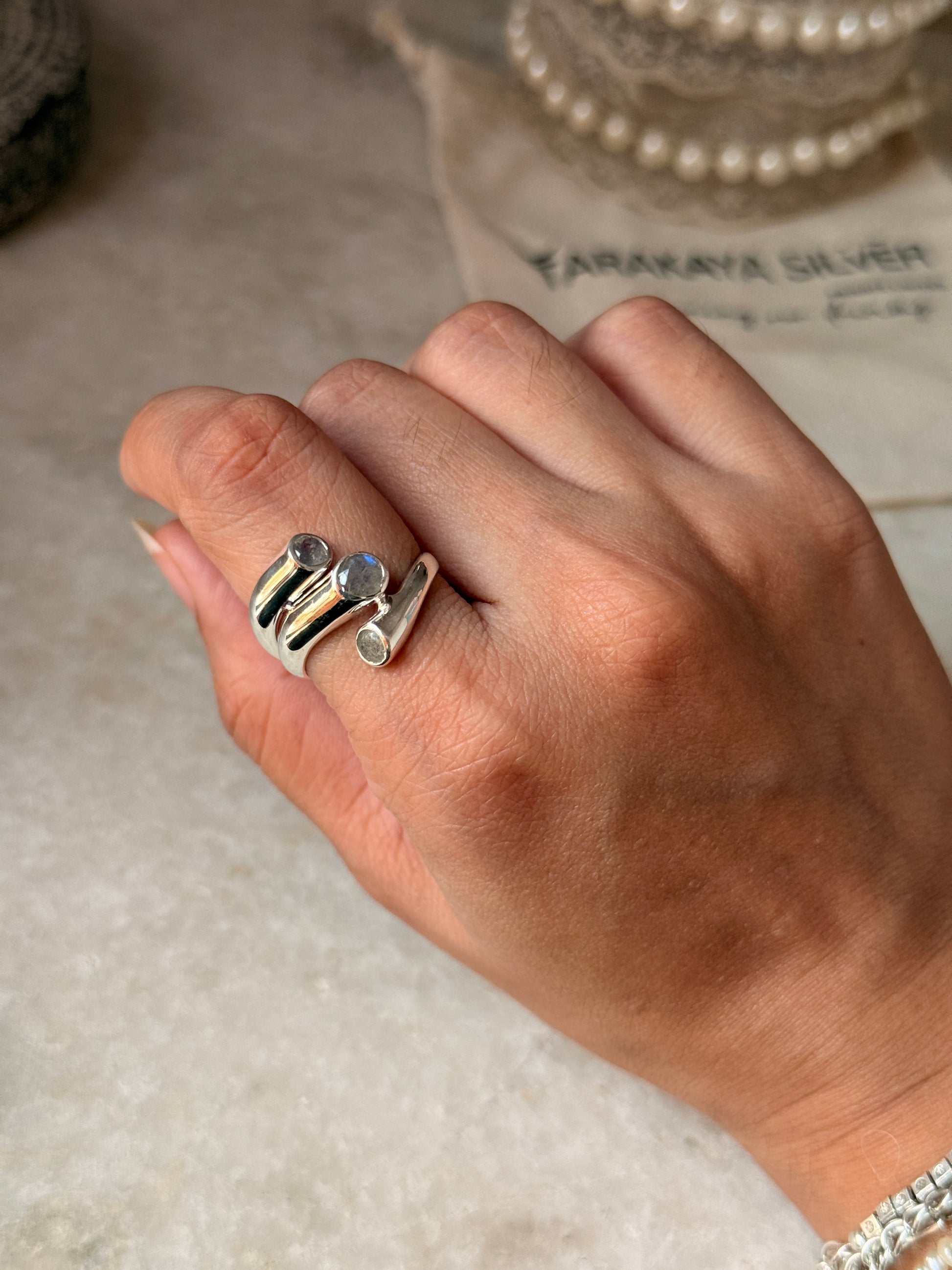 Vintage style 925 sterling silver labradorite 3 stone ring