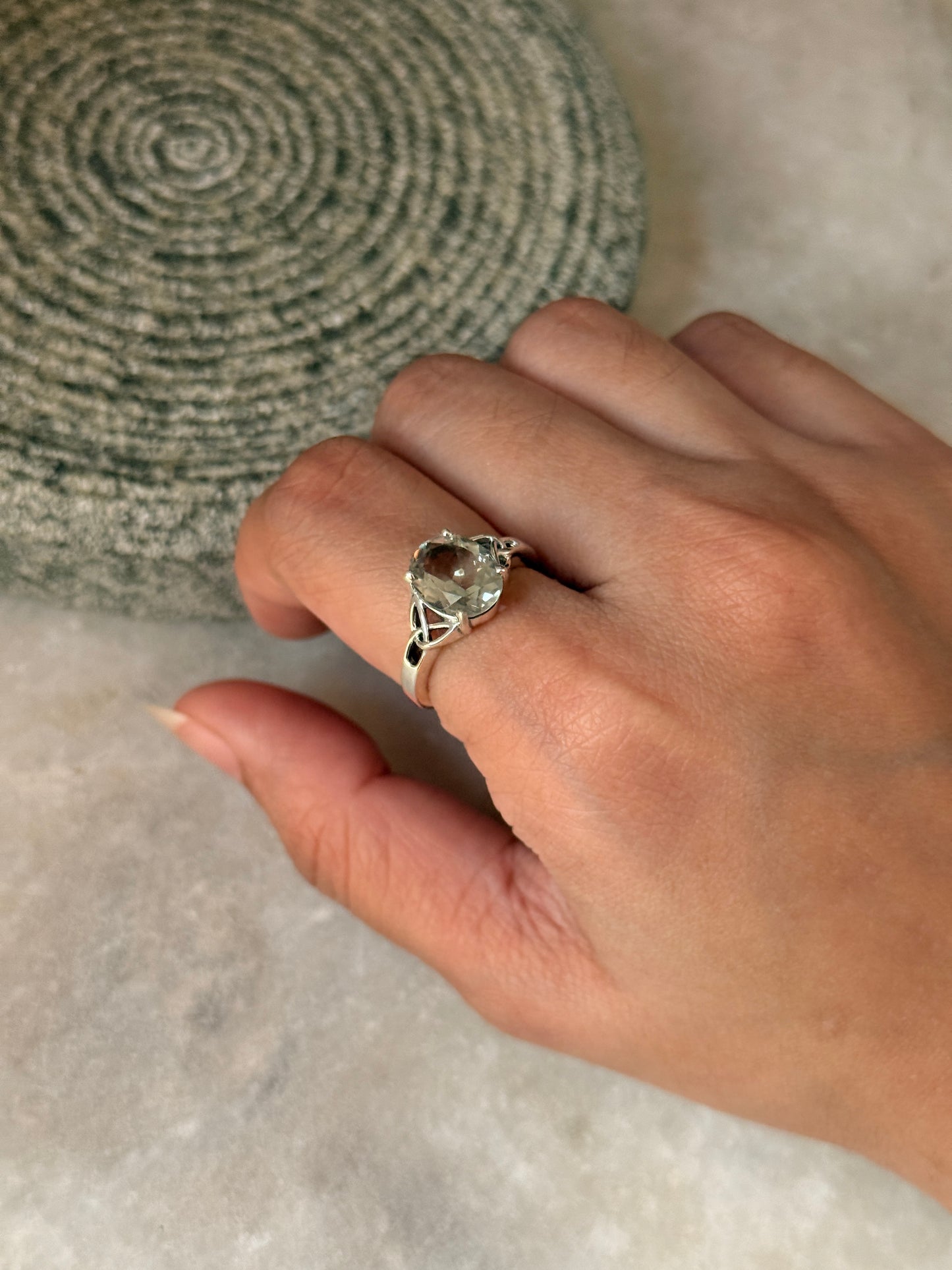 Natural green amethyst oval gemstone celtic knot 925 Sterling Silver ring