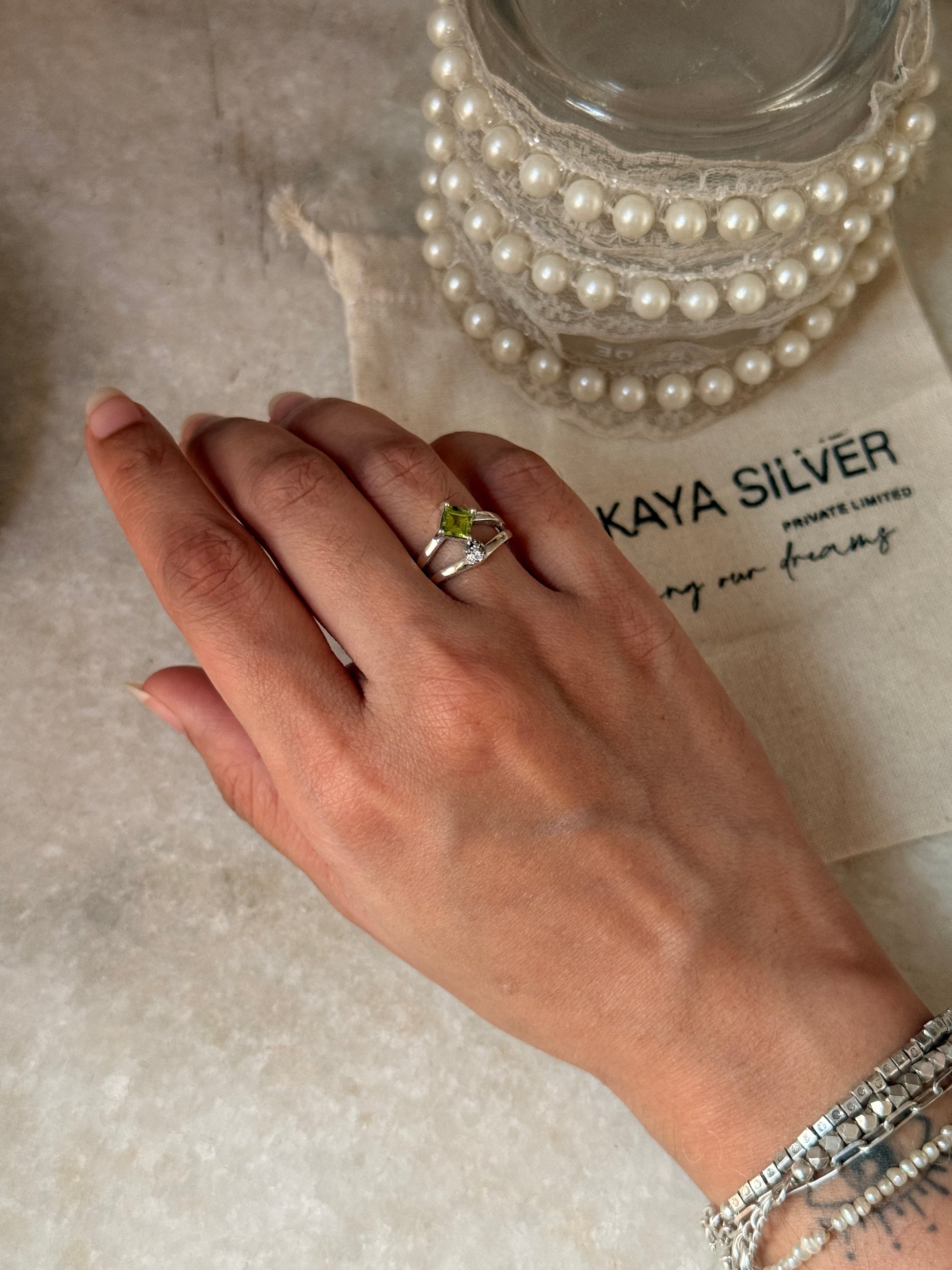 Statement 925 sterling silver peridot white topaz ring