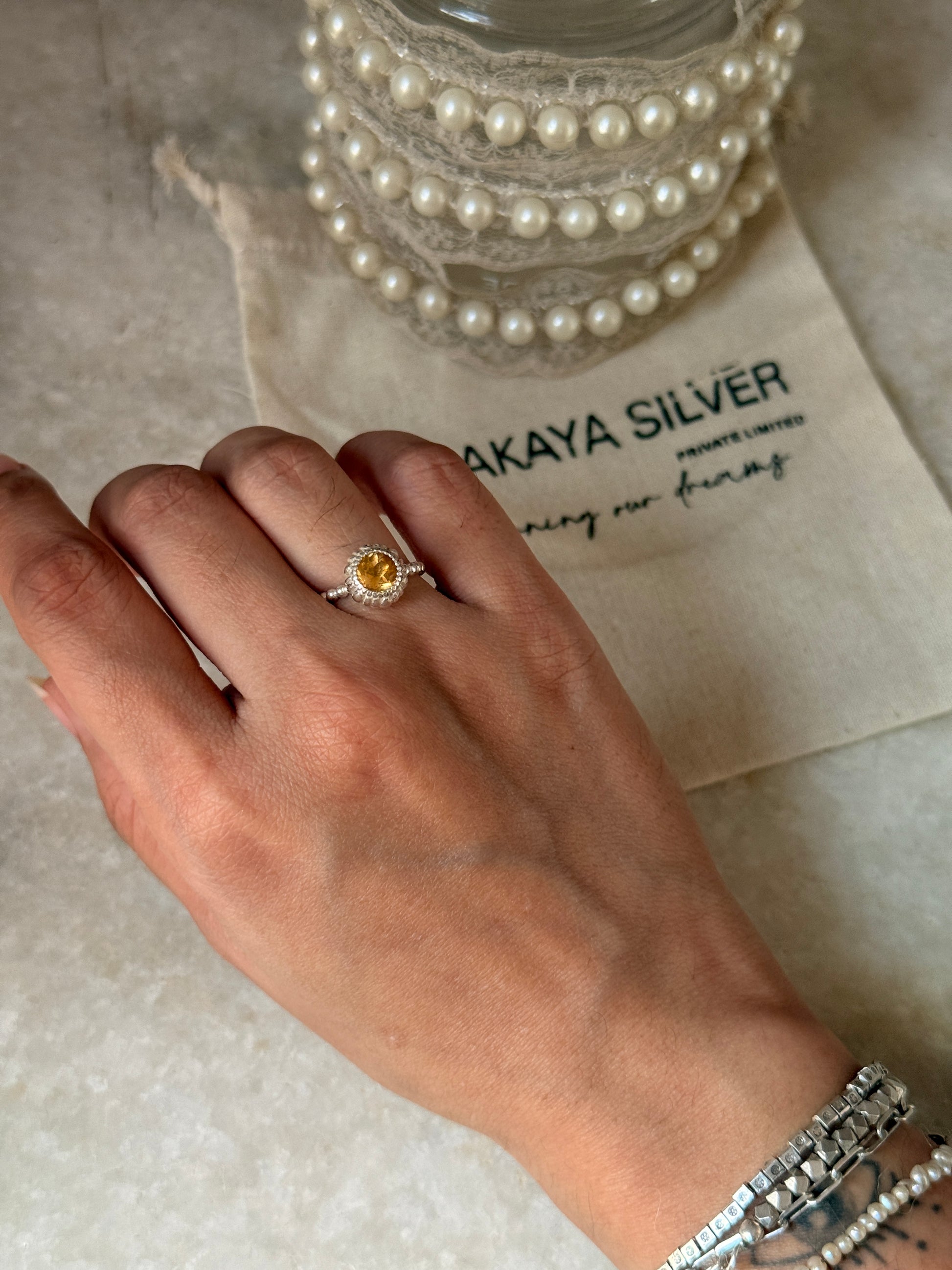 925 Sterling silver band ring with round citrine gemstone