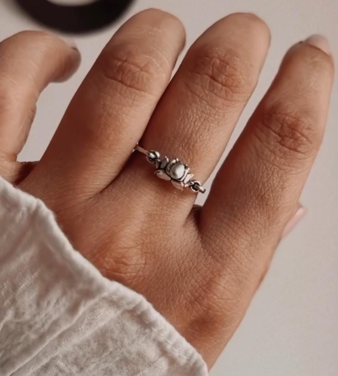 Moving Lotus Design Silver Ring