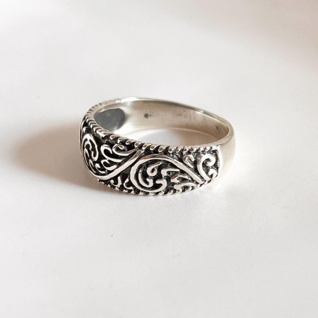 Classic Vintage Motif 925 Silver Ring with Thick Band