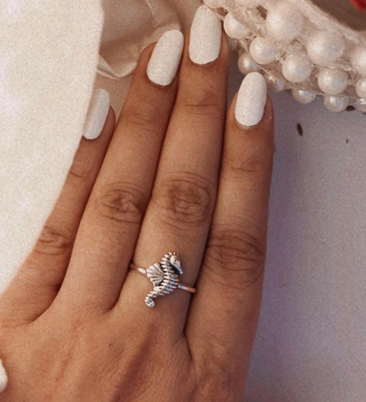 Elegant sea horse silver ring for ocean lovers
