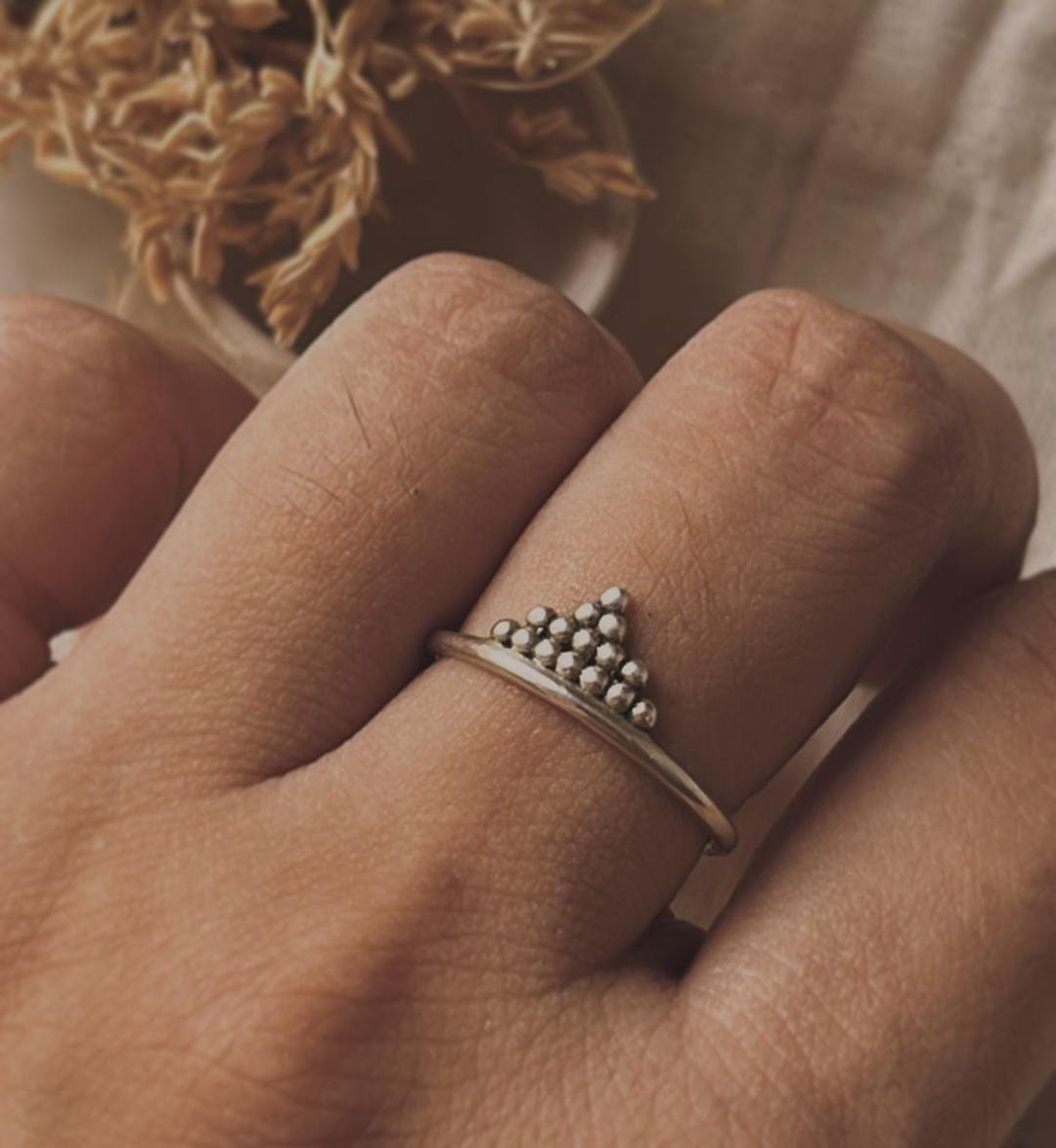 Elegant Teekona silver ring
