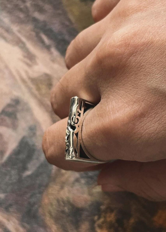 Personalized Vintage Motif Signet Ring in 925 Sterling Silver