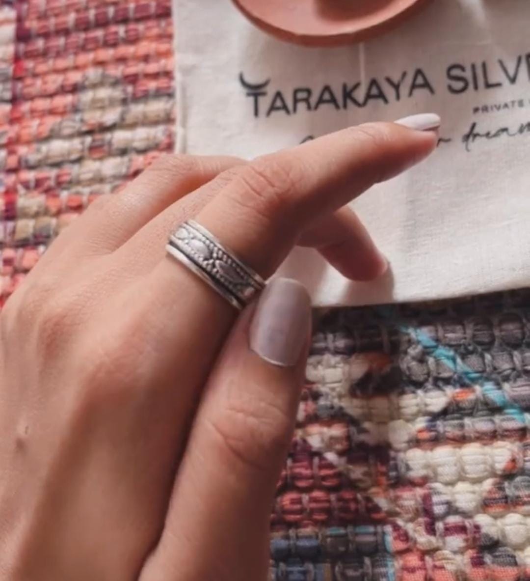Boho-style Rawa tribal spinner ring in silver
