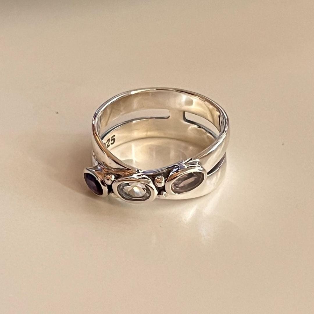 Elegant Cross Band Silver Ring with Amethyst, Clear Quartz, and Rose Quartz for Spiritual Balance