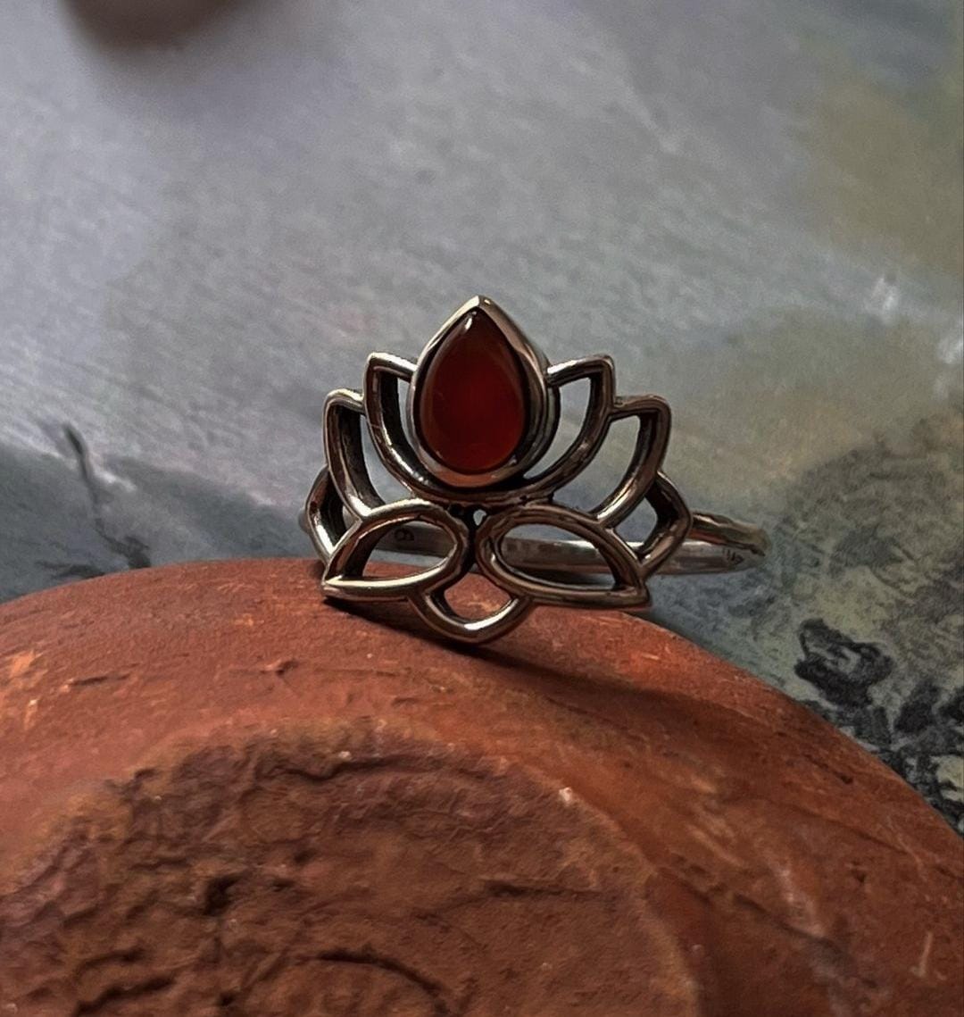 Carnelian Divine Lotus ring with detailed floral pattern